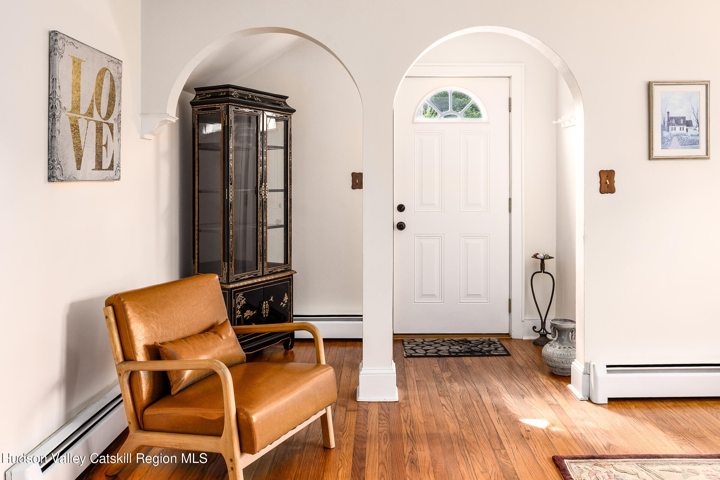 New Paltz, New York 12561, United States, 3 Bedrooms Bedrooms, ,1 BathroomBathrooms,Residential,Active,171854