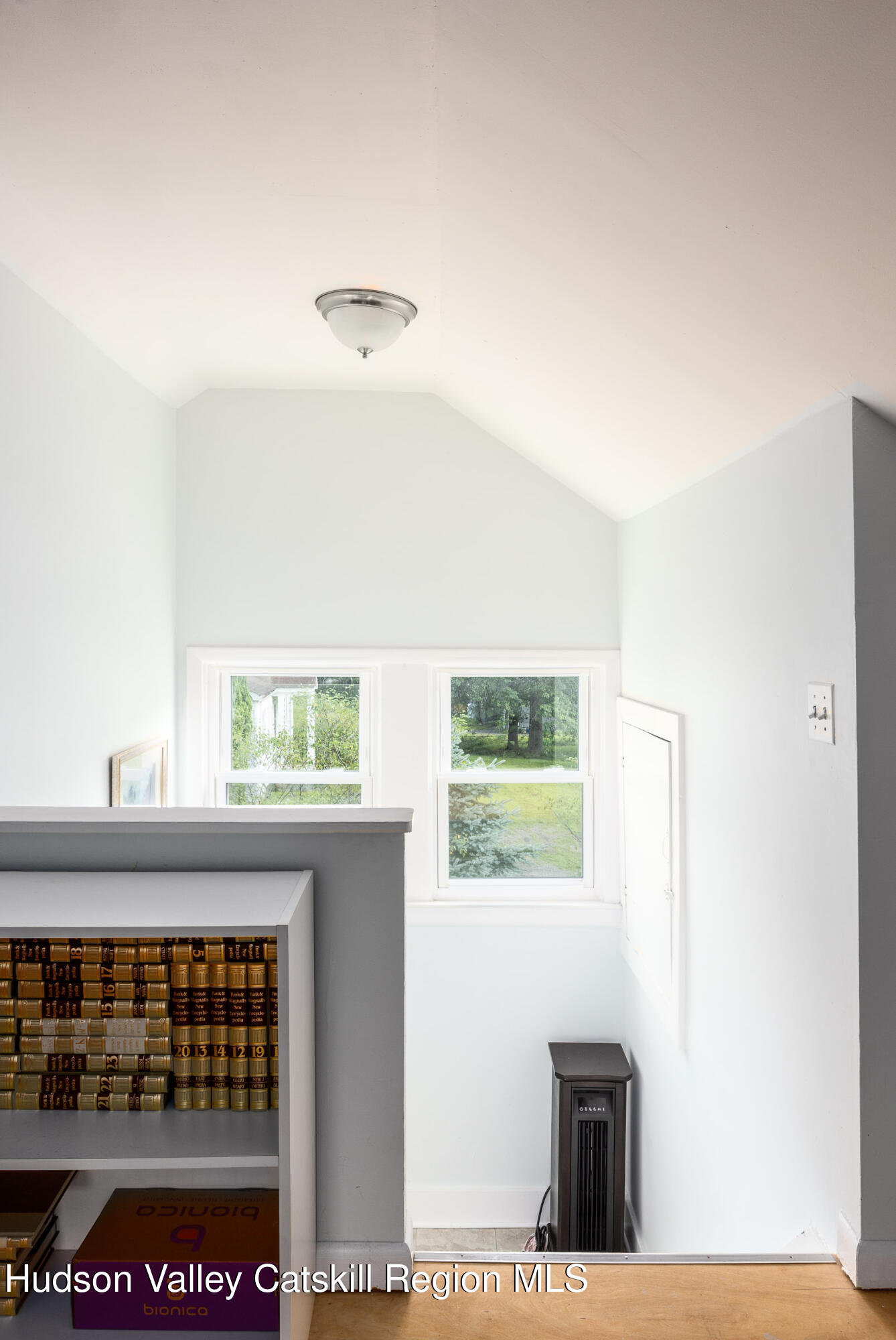 New Paltz, New York 12561, United States, 3 Bedrooms Bedrooms, ,1 BathroomBathrooms,Residential,Active,171854