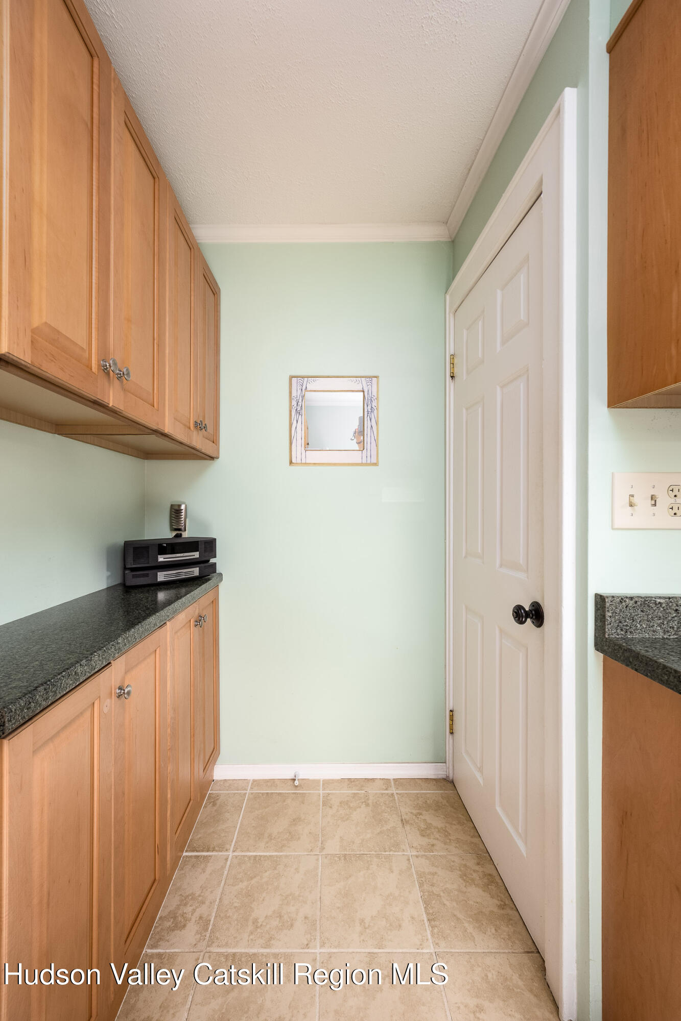 New Paltz, New York 12561, United States, 3 Bedrooms Bedrooms, ,1 BathroomBathrooms,Residential,Active,171854