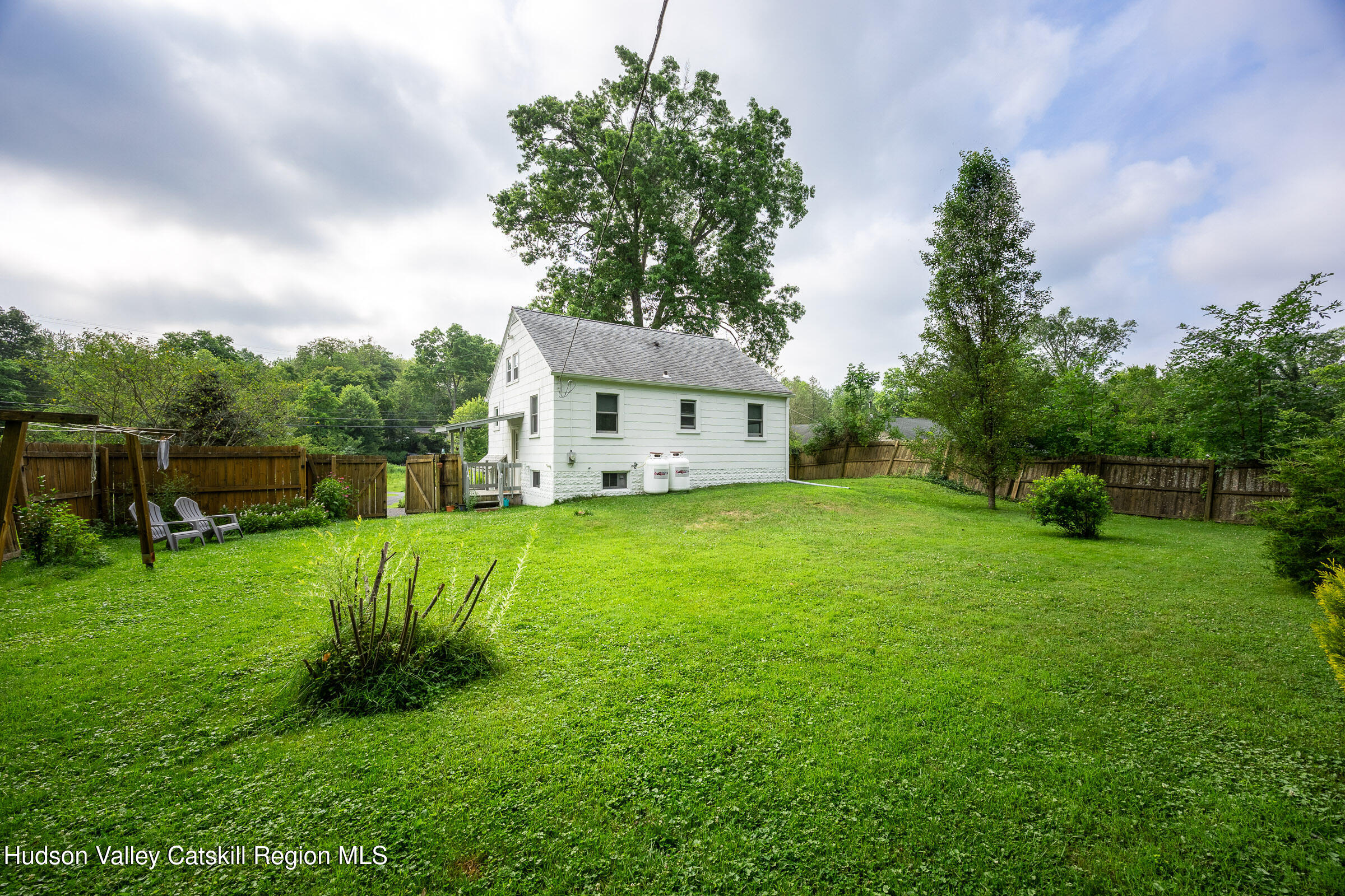 New Paltz, New York 12561, United States, 3 Bedrooms Bedrooms, ,1 BathroomBathrooms,Residential,Active,171854