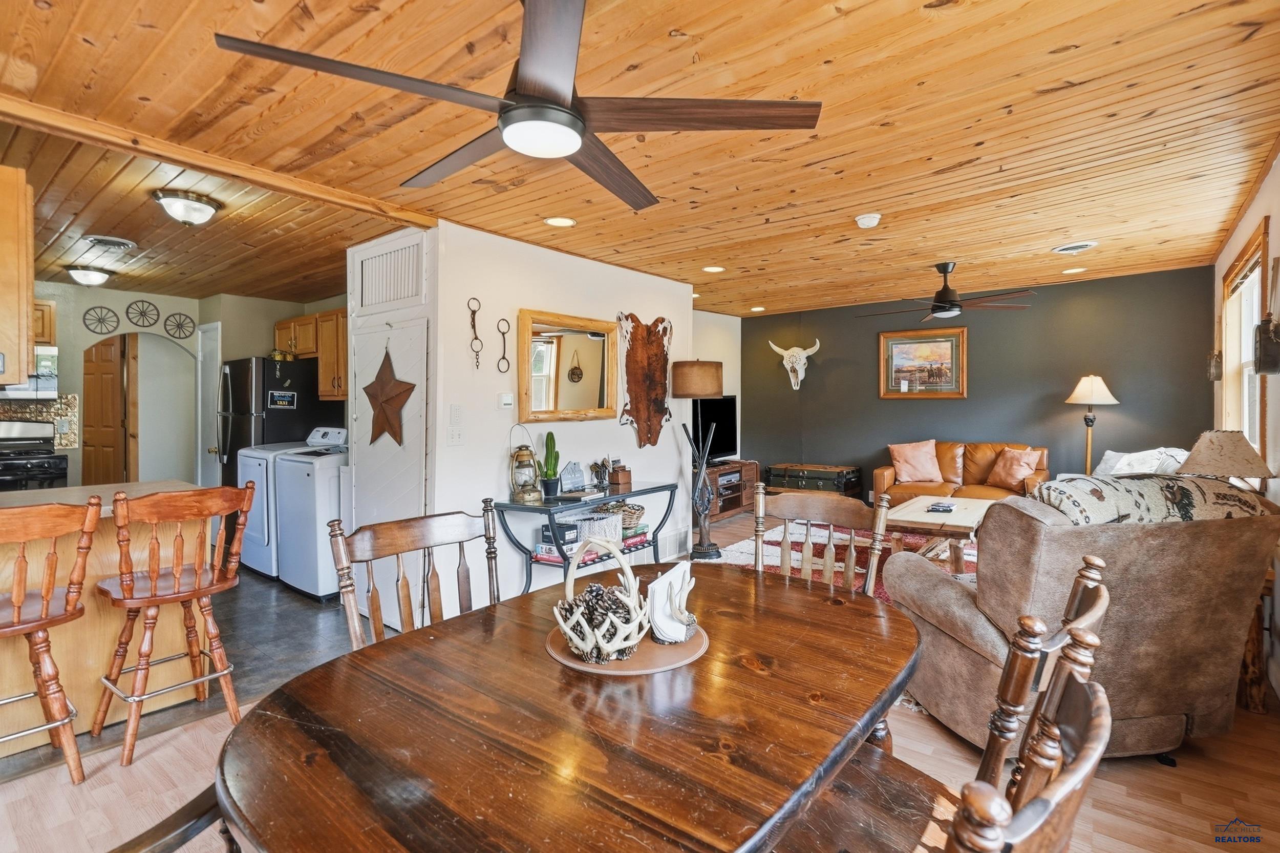 506 E MAIN ST