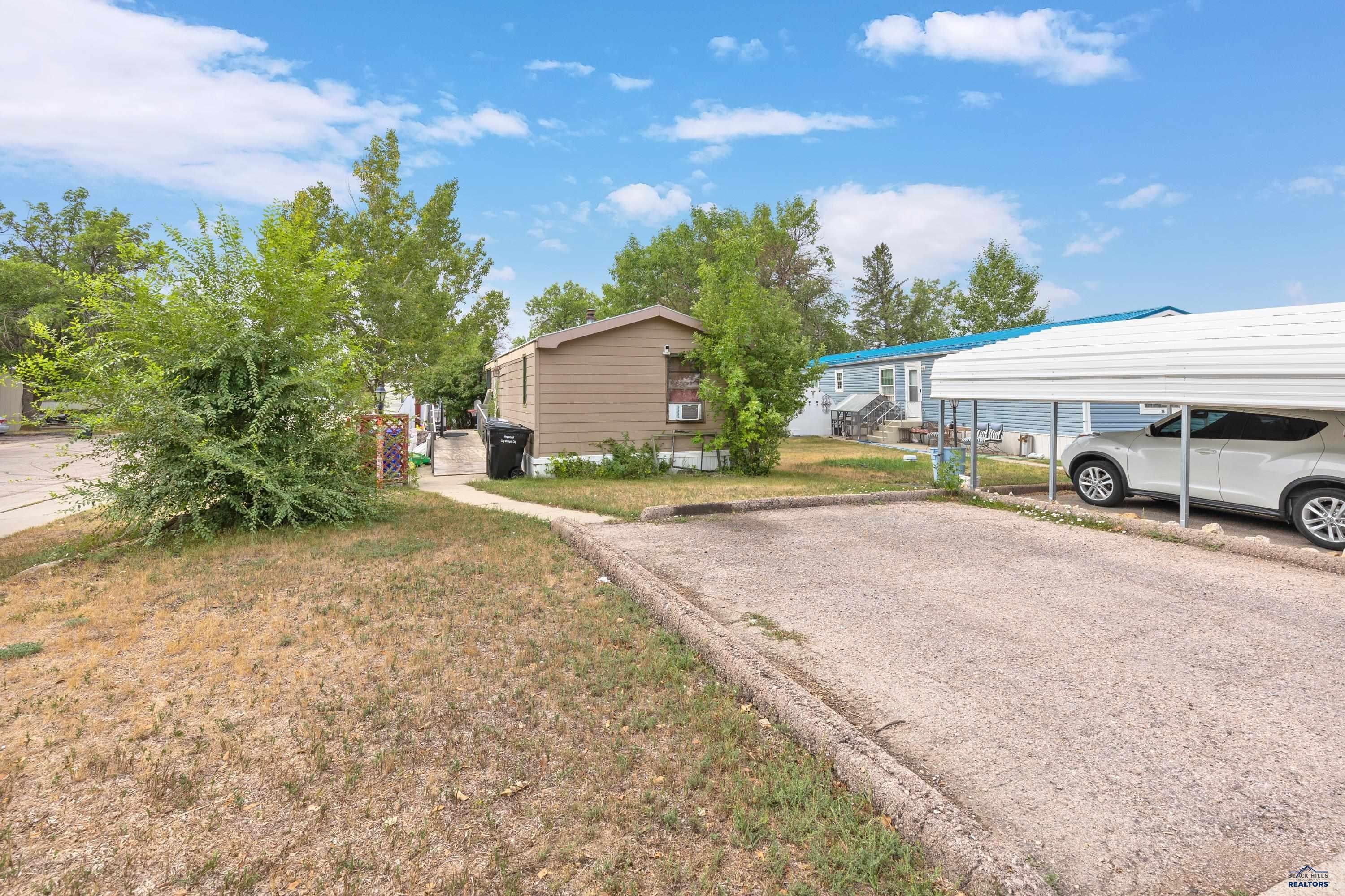 1702 E HWY 44