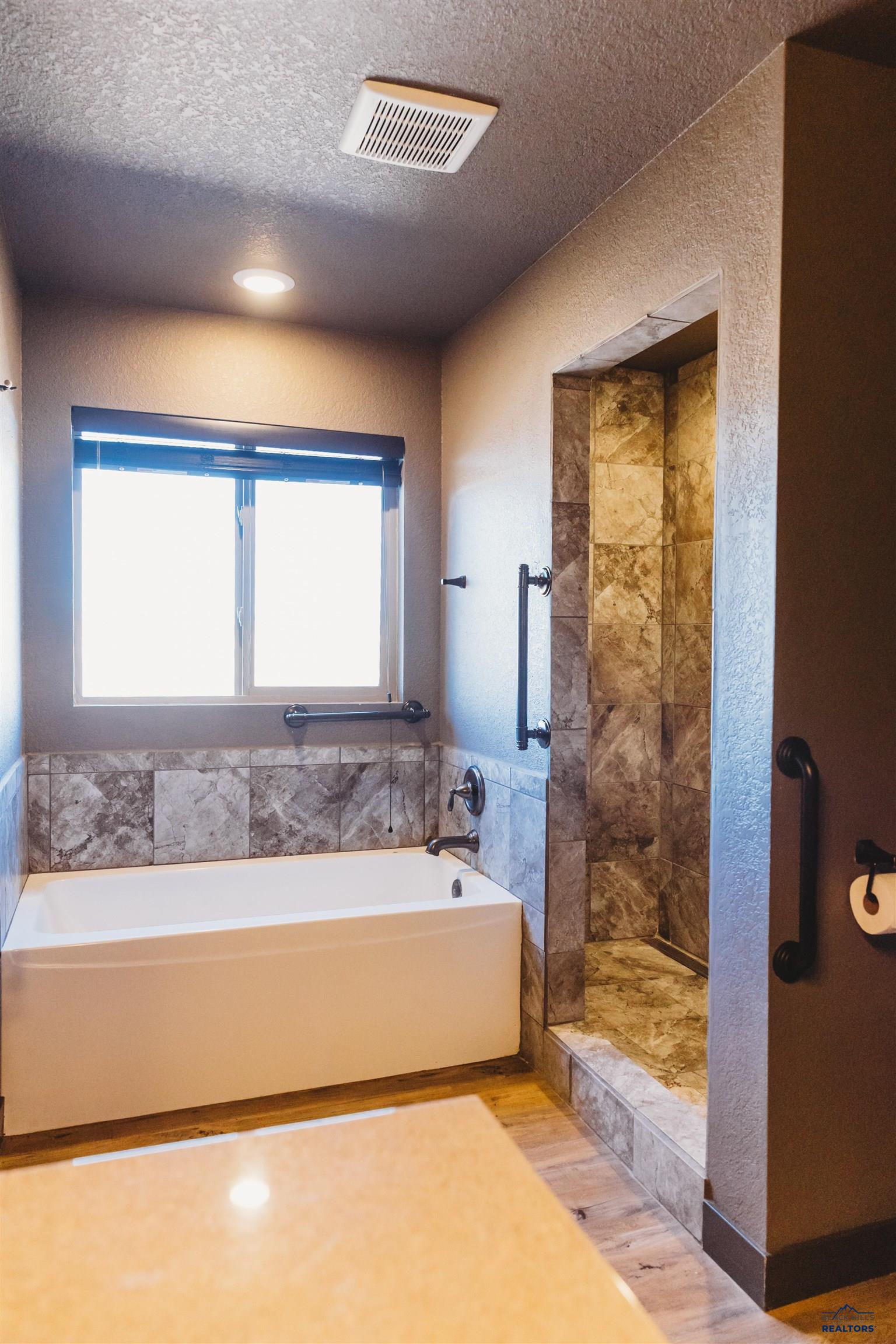 Rapid City, South Dakota 57703, United States, 2 Bedrooms Bedrooms, ,1 BathroomBathrooms,Residential,Active,155342