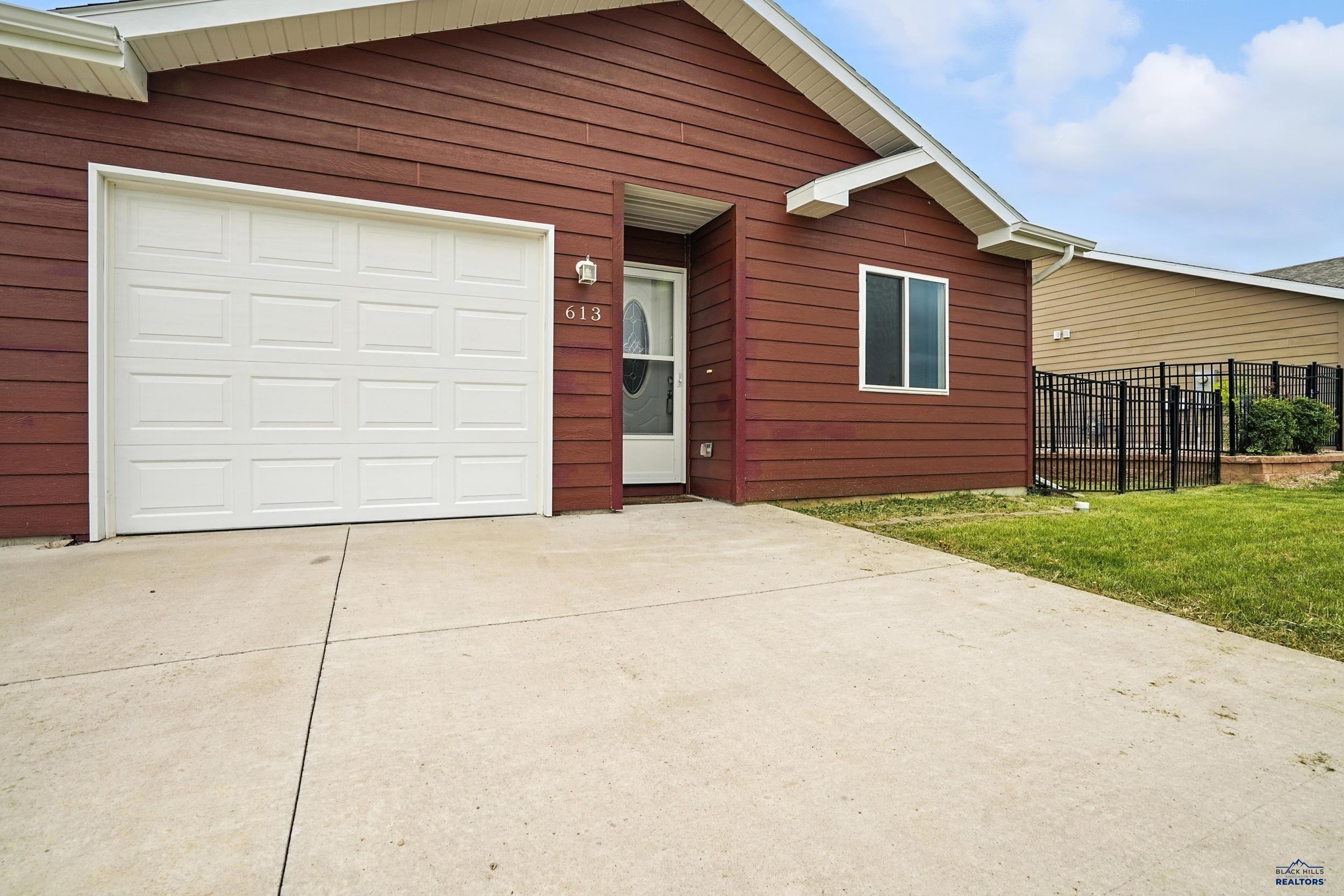 613 KATHRYN AVE