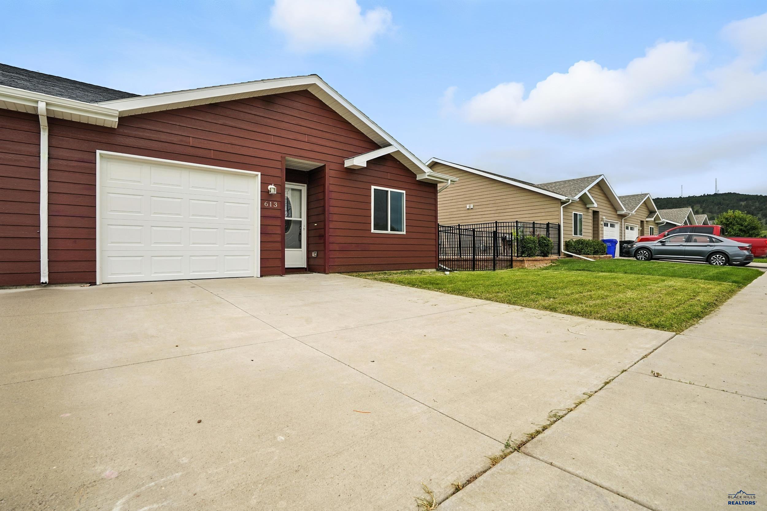 613 KATHRYN AVE