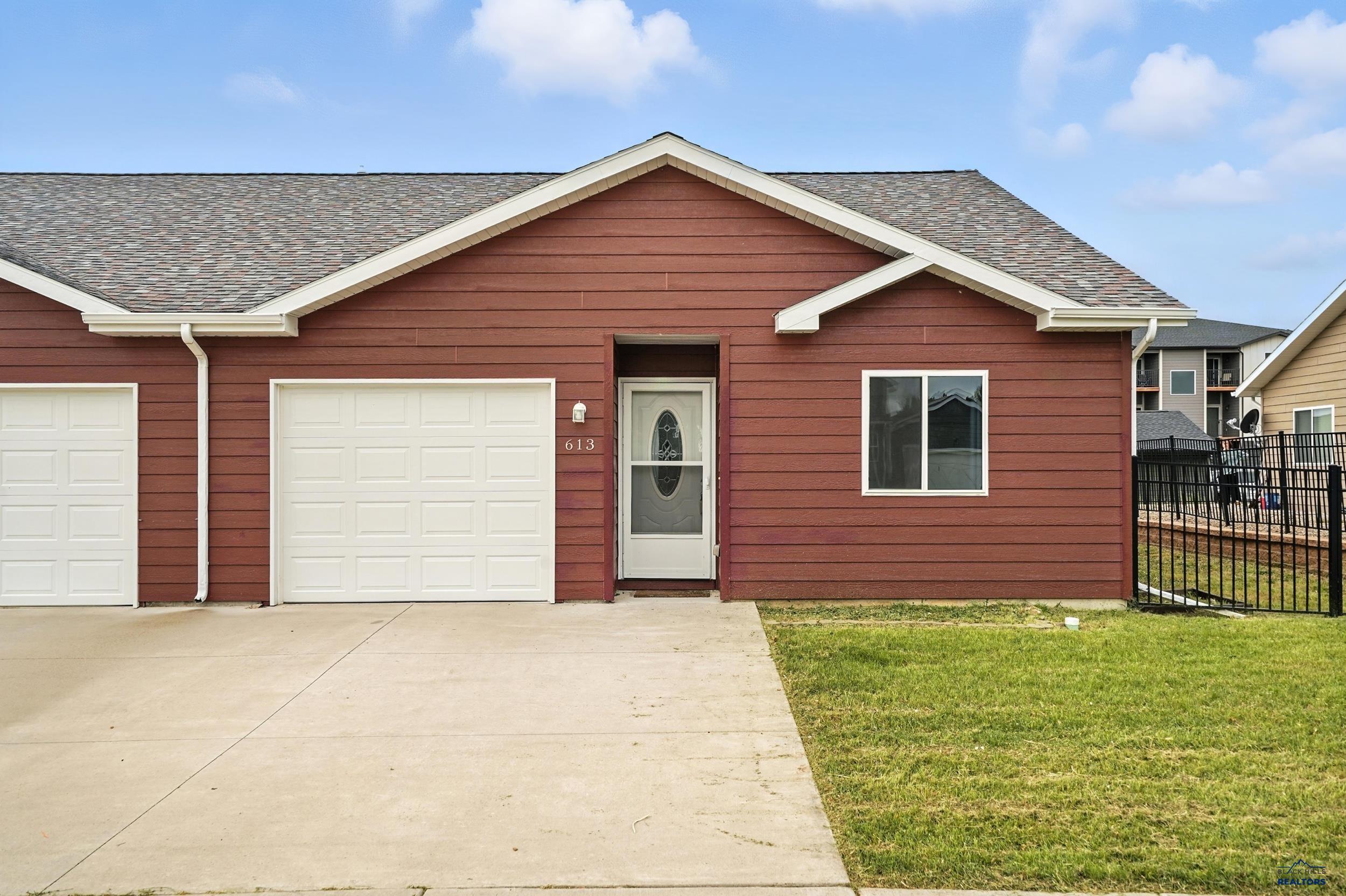 613 KATHRYN AVE