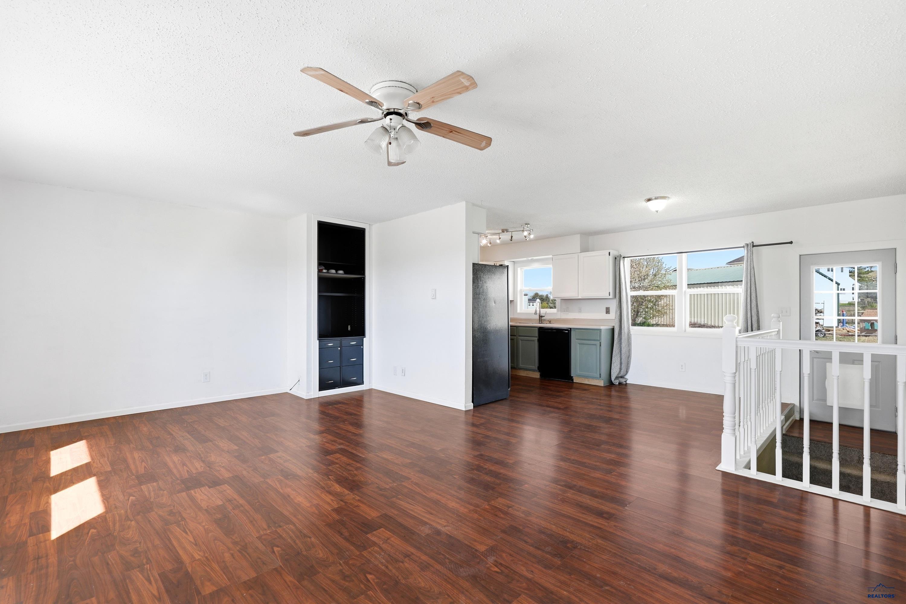 105 STARLING CT