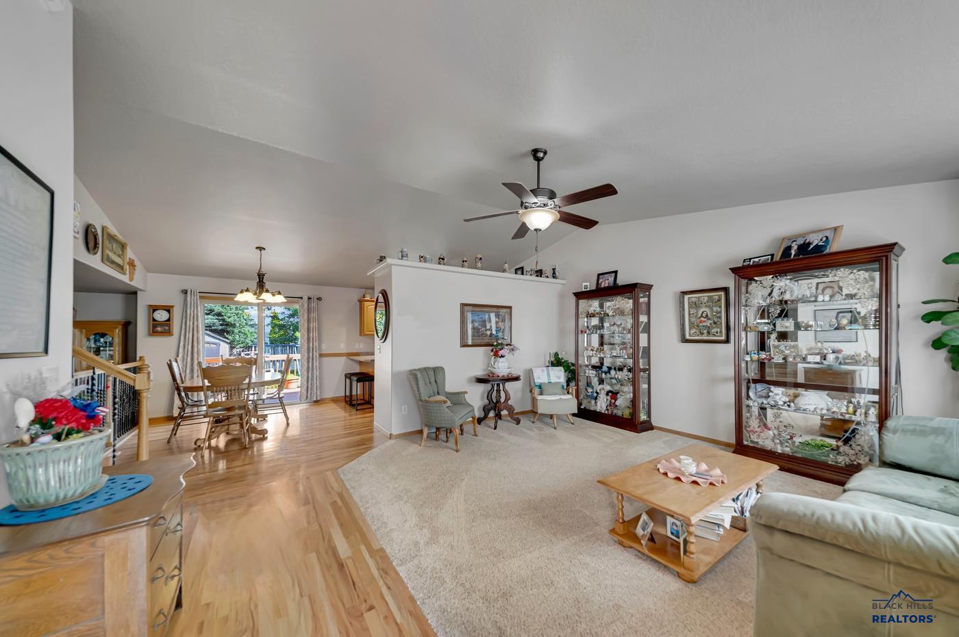7120 CASTLEWOOD DR