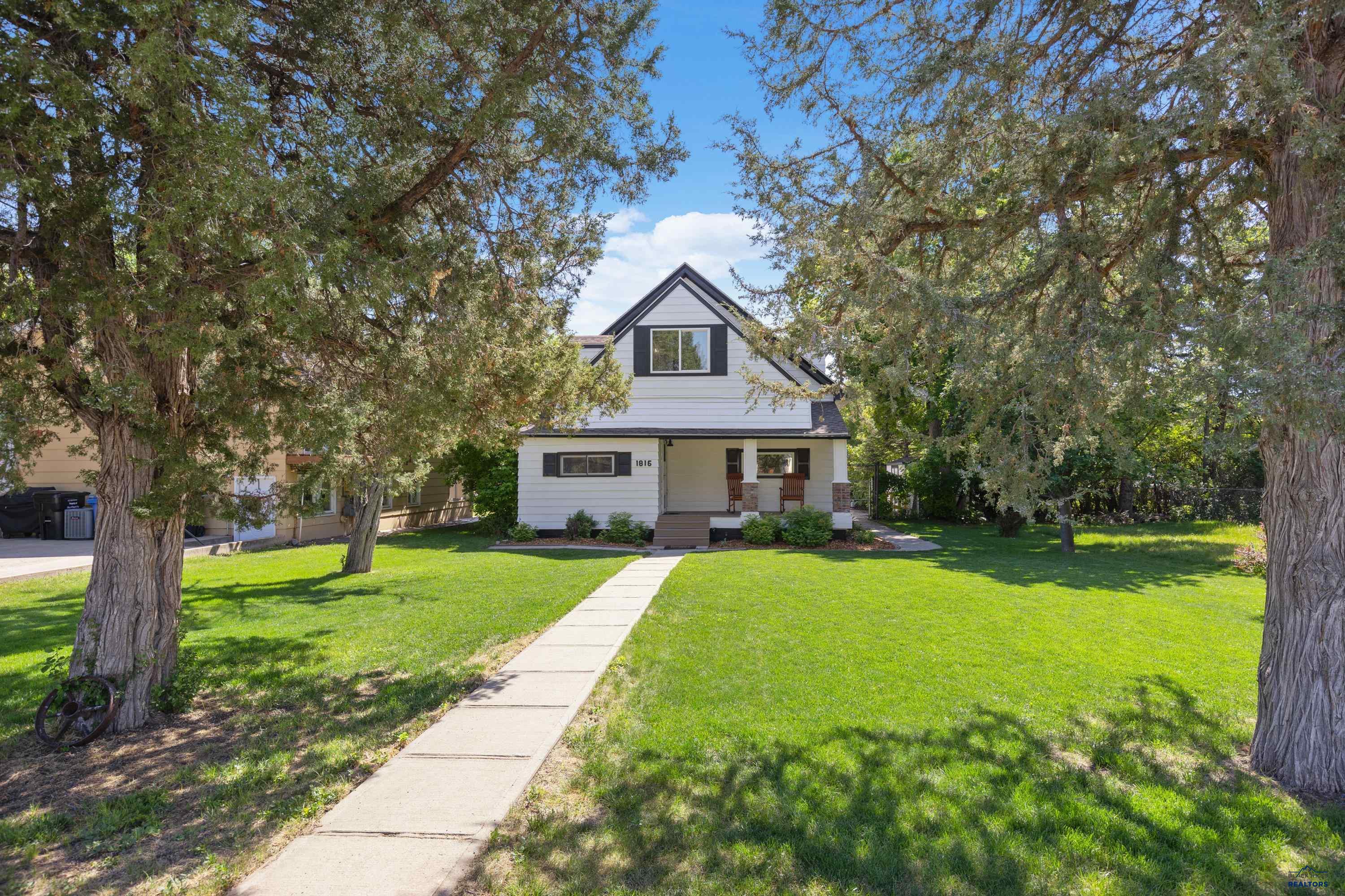 1816 EVERGREEN DR