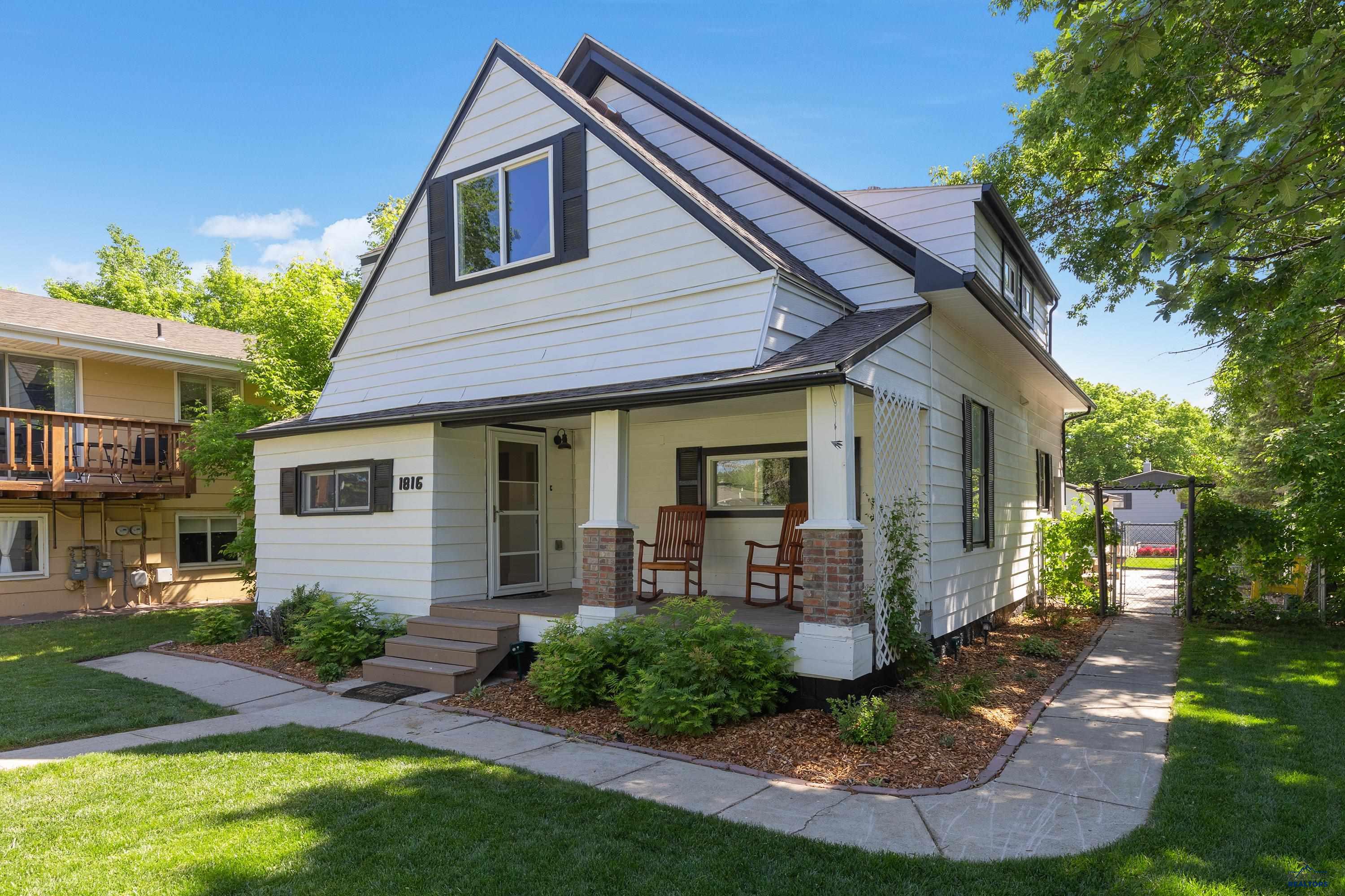 Photo 1 of 40 — 1816 EVERGREEN DR, Rapid City, SD 57702