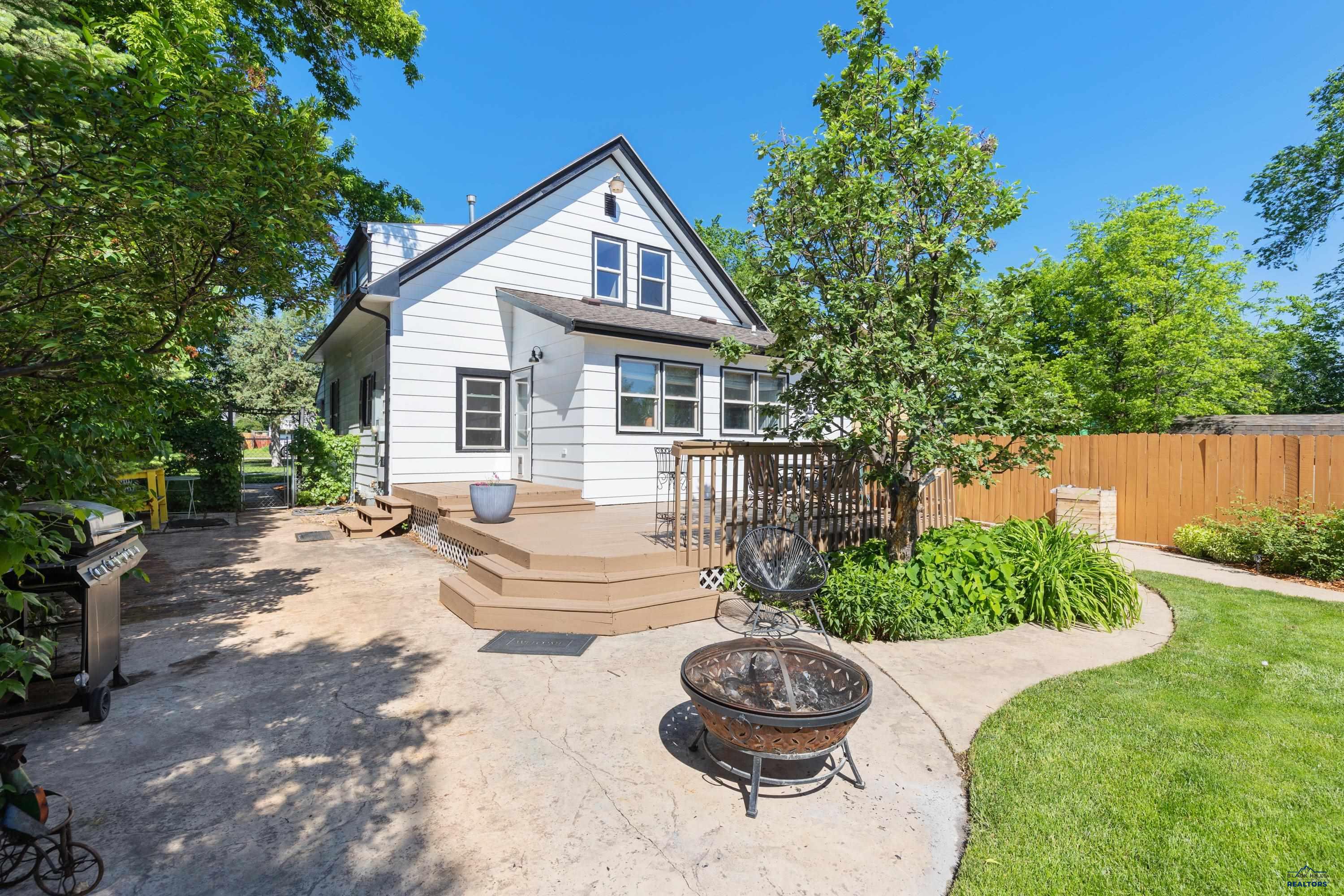 1816 EVERGREEN DR