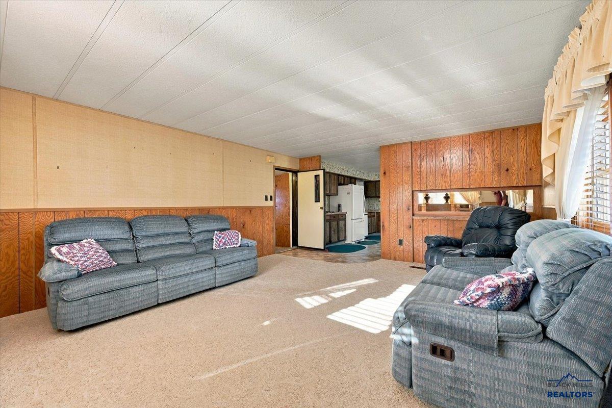 121 GRANDVIEW DR