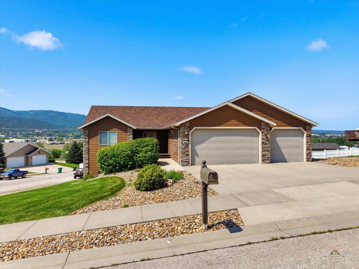 2591 BELAIR DR