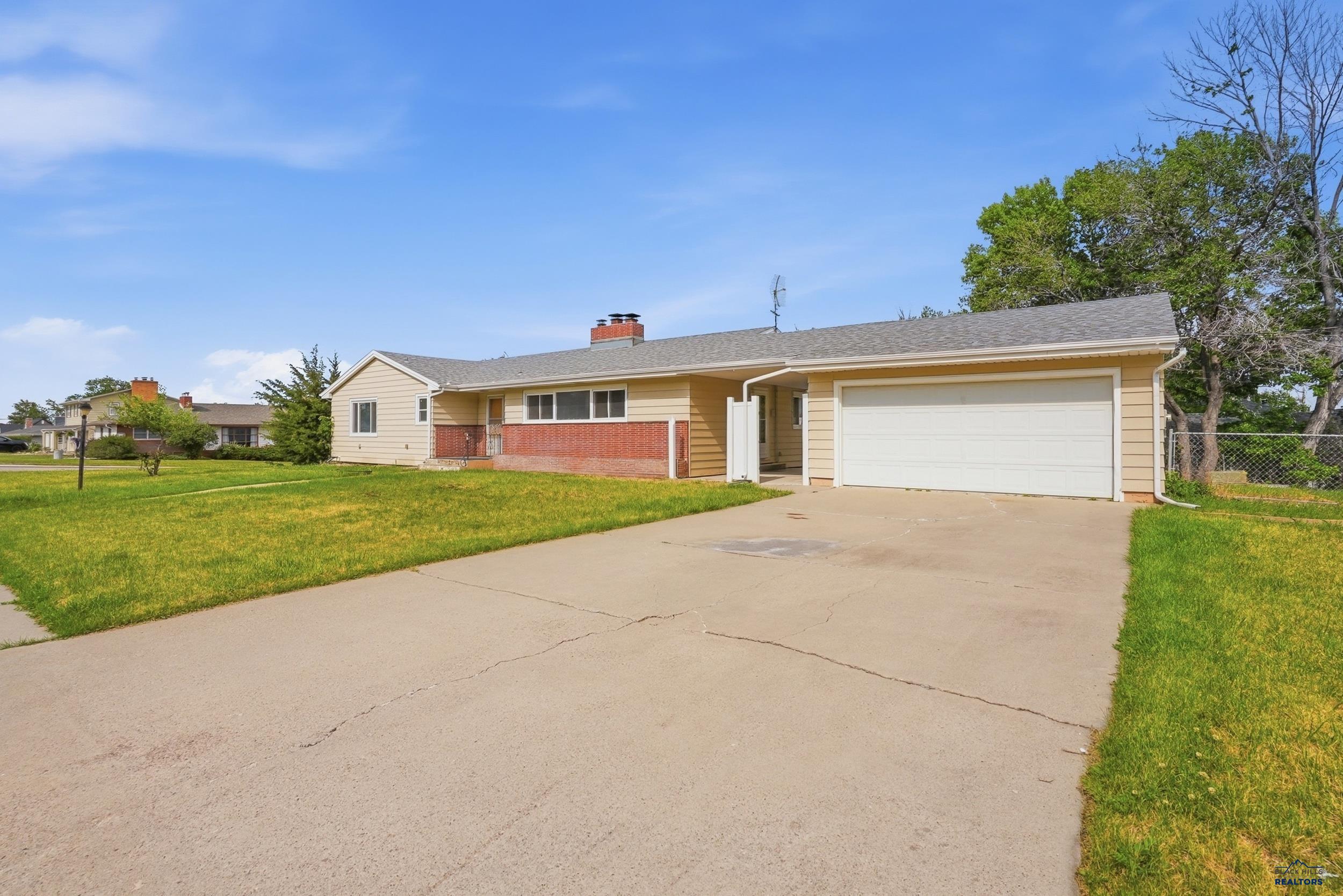 2004 9TH AVE