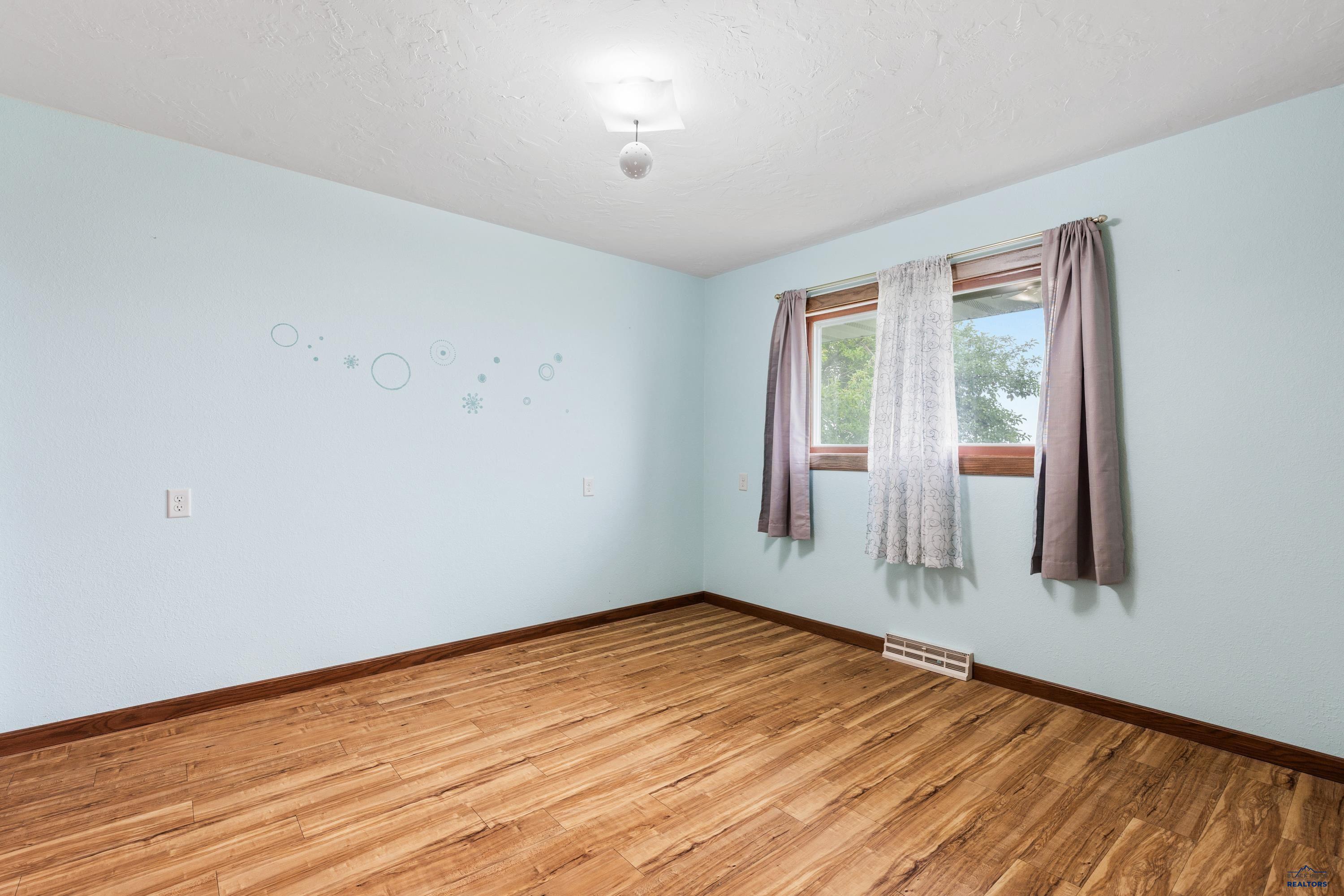 New Underwood, South Dakota 57761, United States, 4 Bedrooms Bedrooms, ,2 BathroomsBathrooms,Residential,Contingent,54678