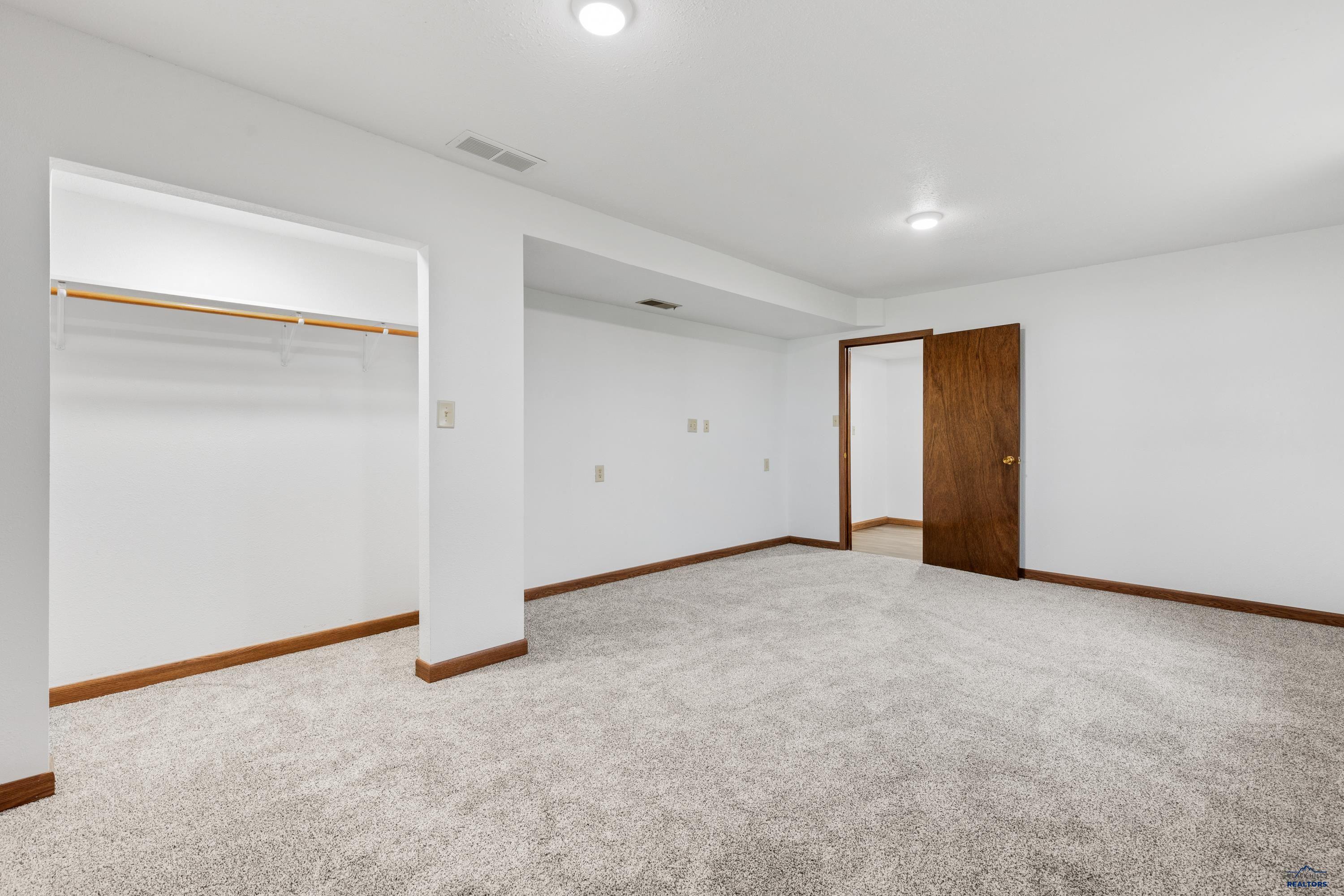 New Underwood, South Dakota 57761, United States, 4 Bedrooms Bedrooms, ,2 BathroomsBathrooms,Residential,Contingent,54678