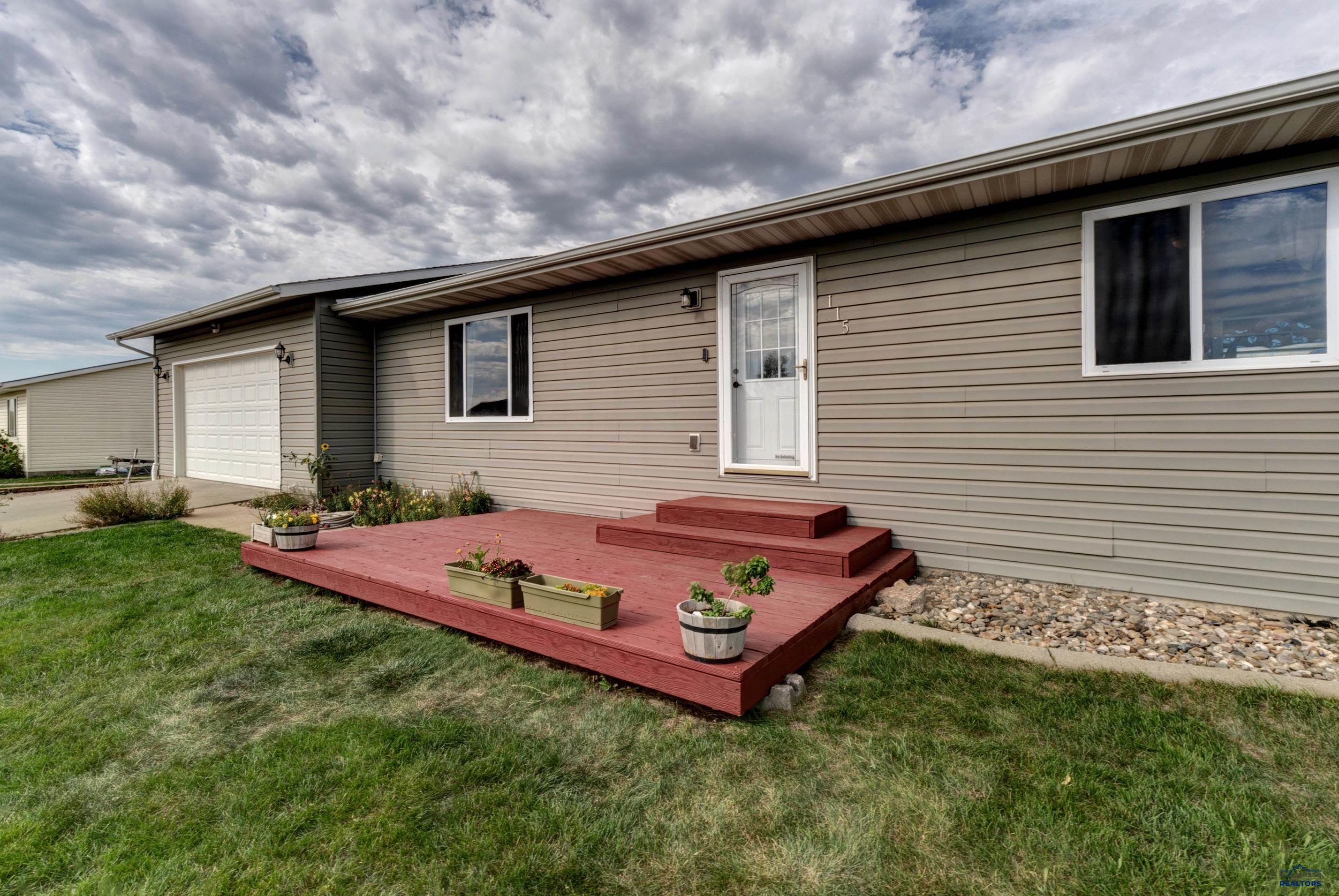 115 SPRINGER DR