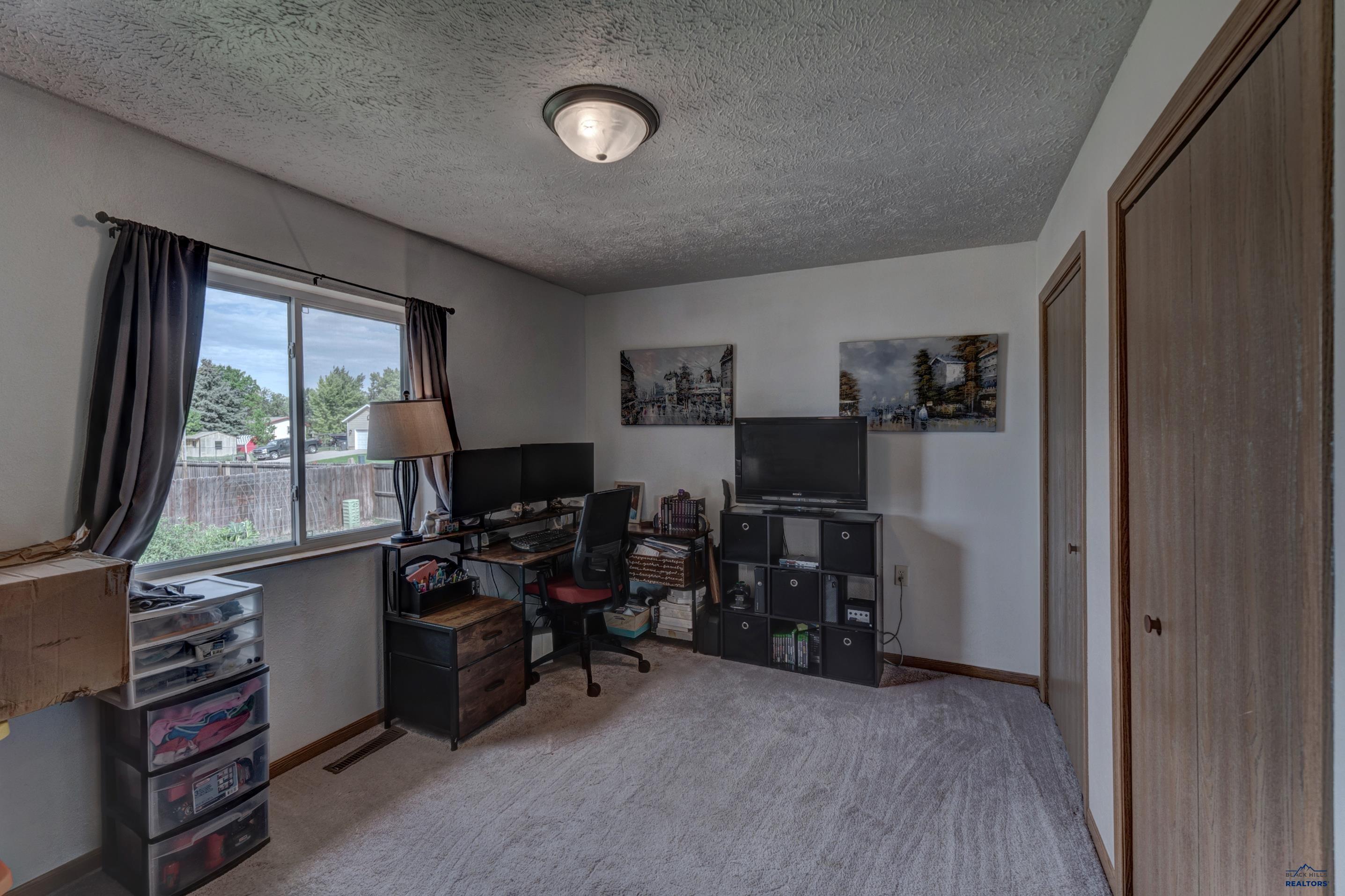 115 SPRINGER DR