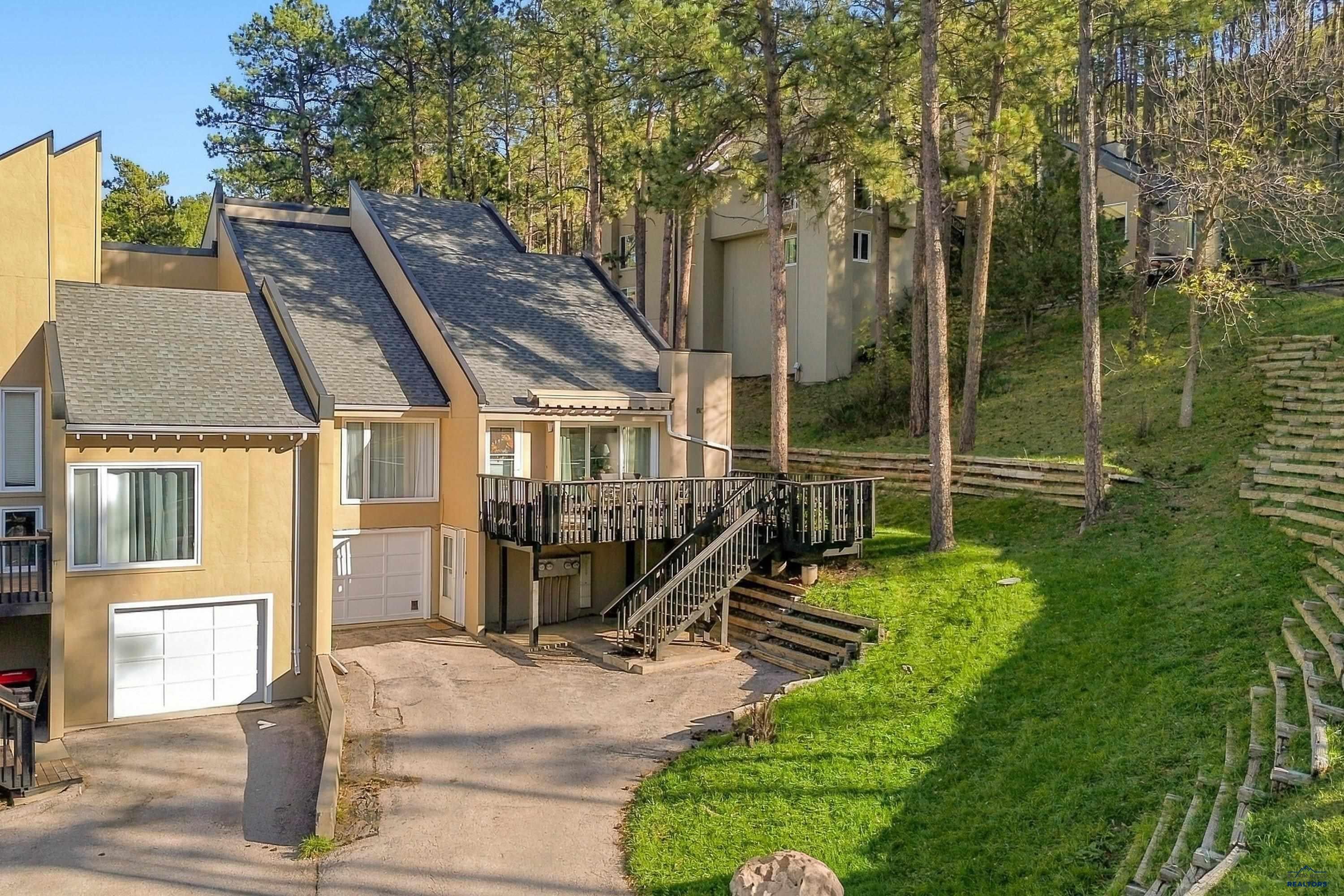 8C GLENDALE LN
