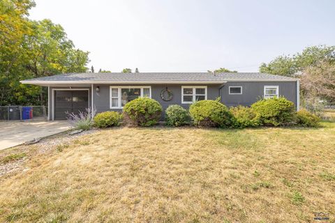 2611 OAK AVE Rapid City SD 57701