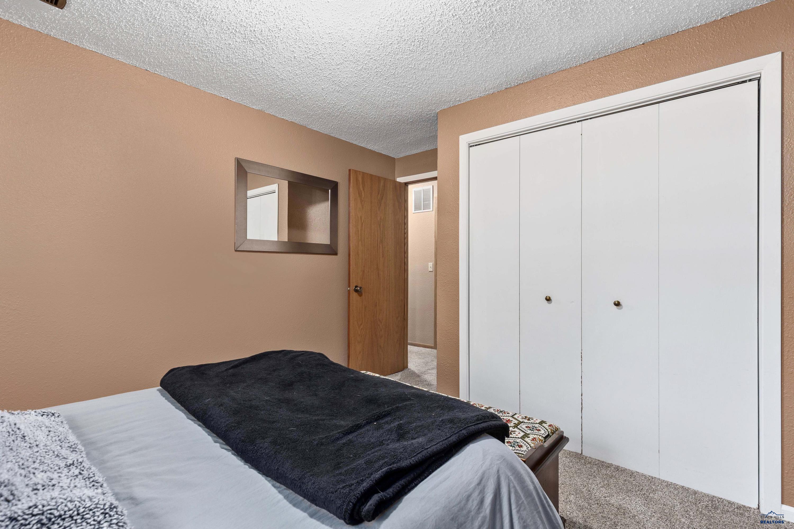 Rapid City, South Dakota 57701, United States, 4 Bedrooms Bedrooms, ,2 BathroomsBathrooms,Residential,Pending,53593