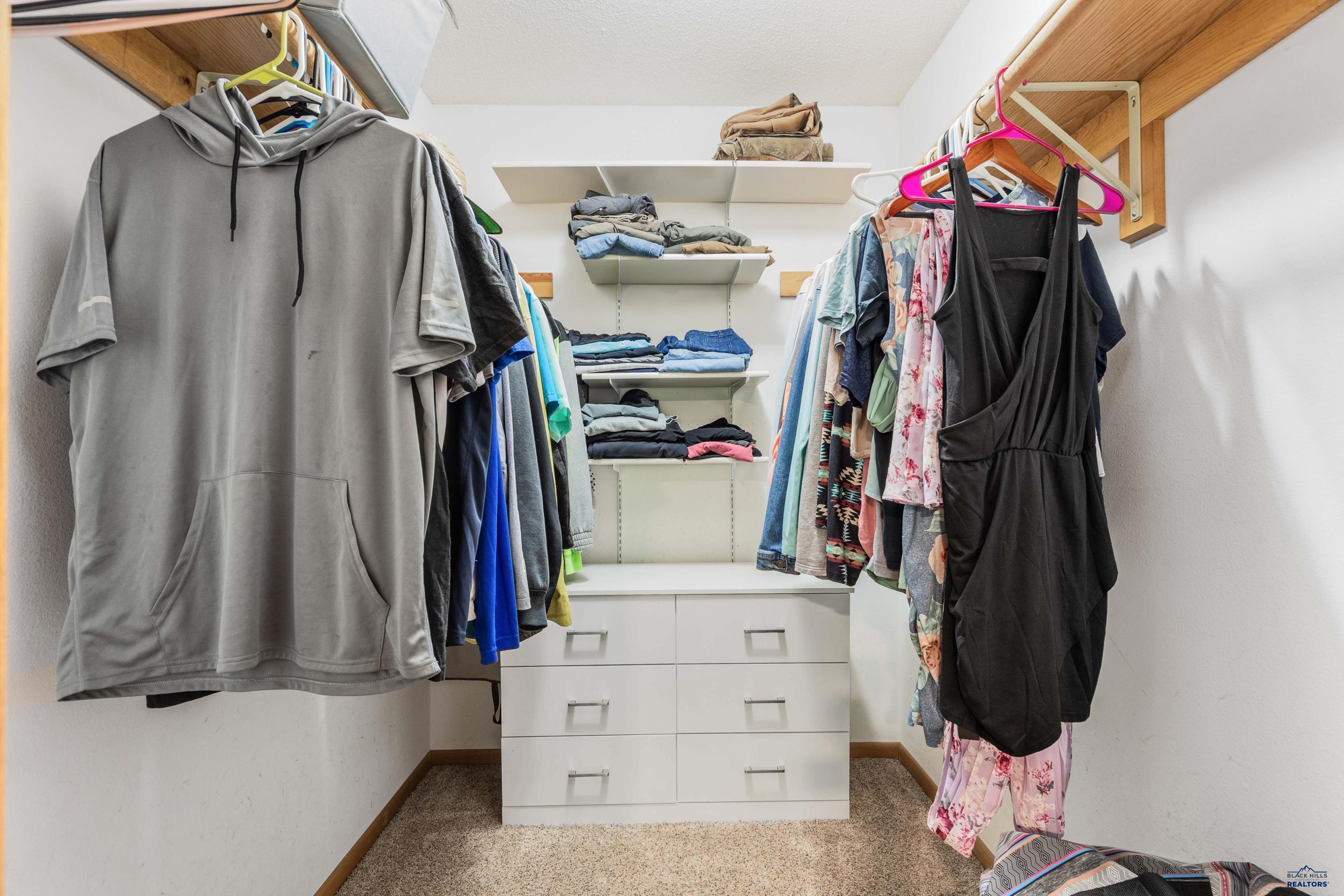 Rapid City, South Dakota 57701, United States, 4 Bedrooms Bedrooms, ,2 BathroomsBathrooms,Residential,Pending,53593