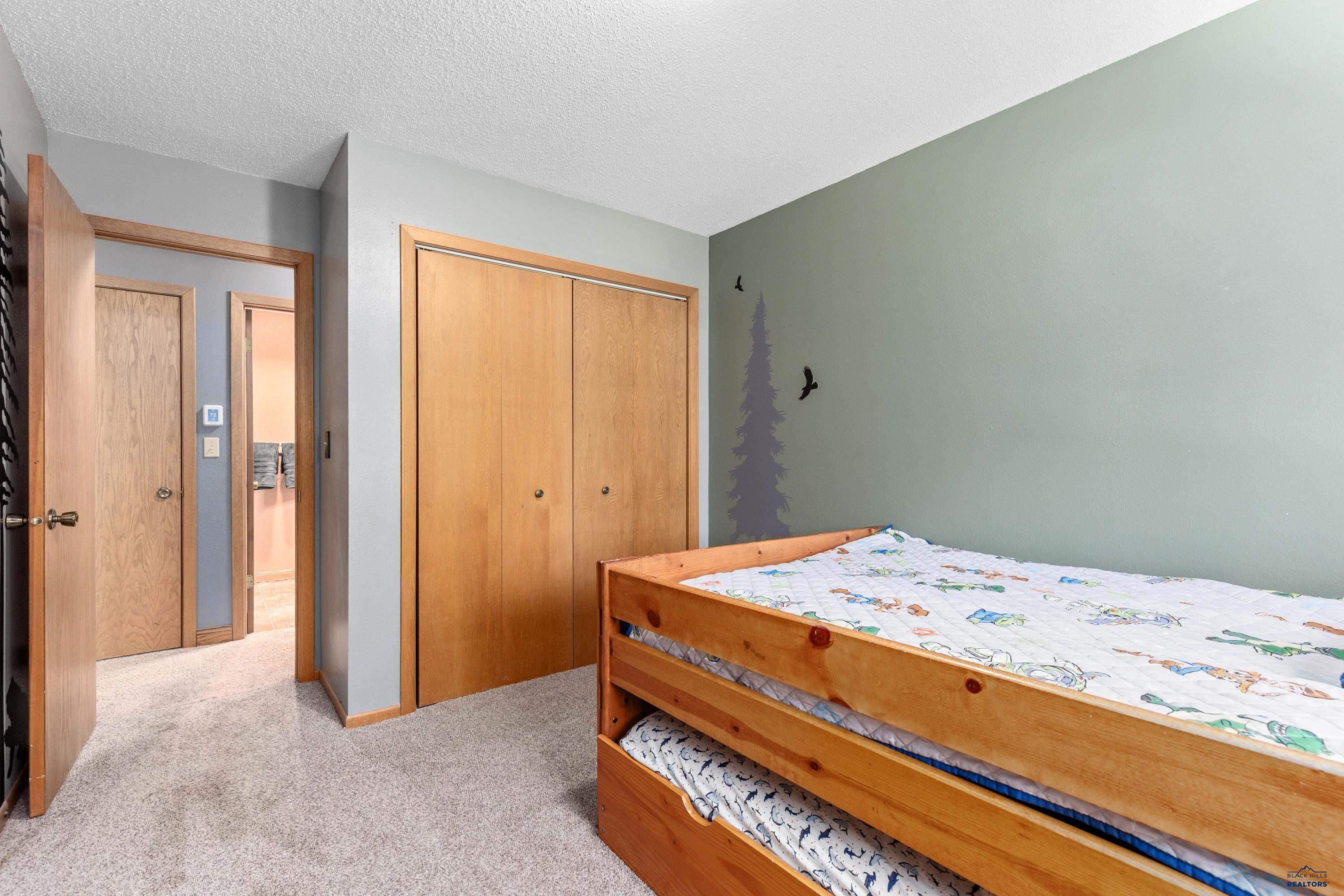 Rapid City, South Dakota 57701, United States, 4 Bedrooms Bedrooms, ,2 BathroomsBathrooms,Residential,Pending,53593