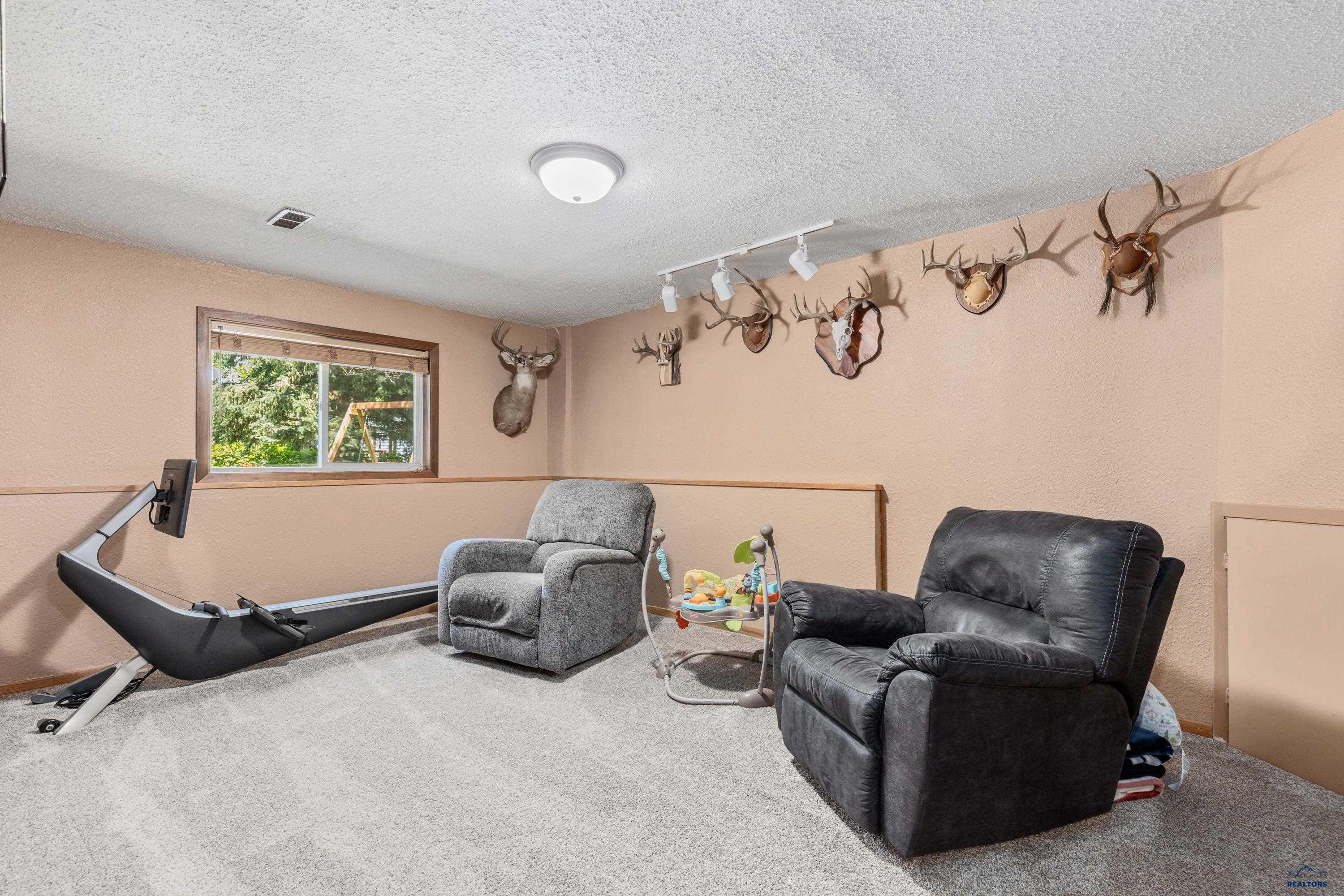 Rapid City, South Dakota 57701, United States, 4 Bedrooms Bedrooms, ,2 BathroomsBathrooms,Residential,Pending,53593