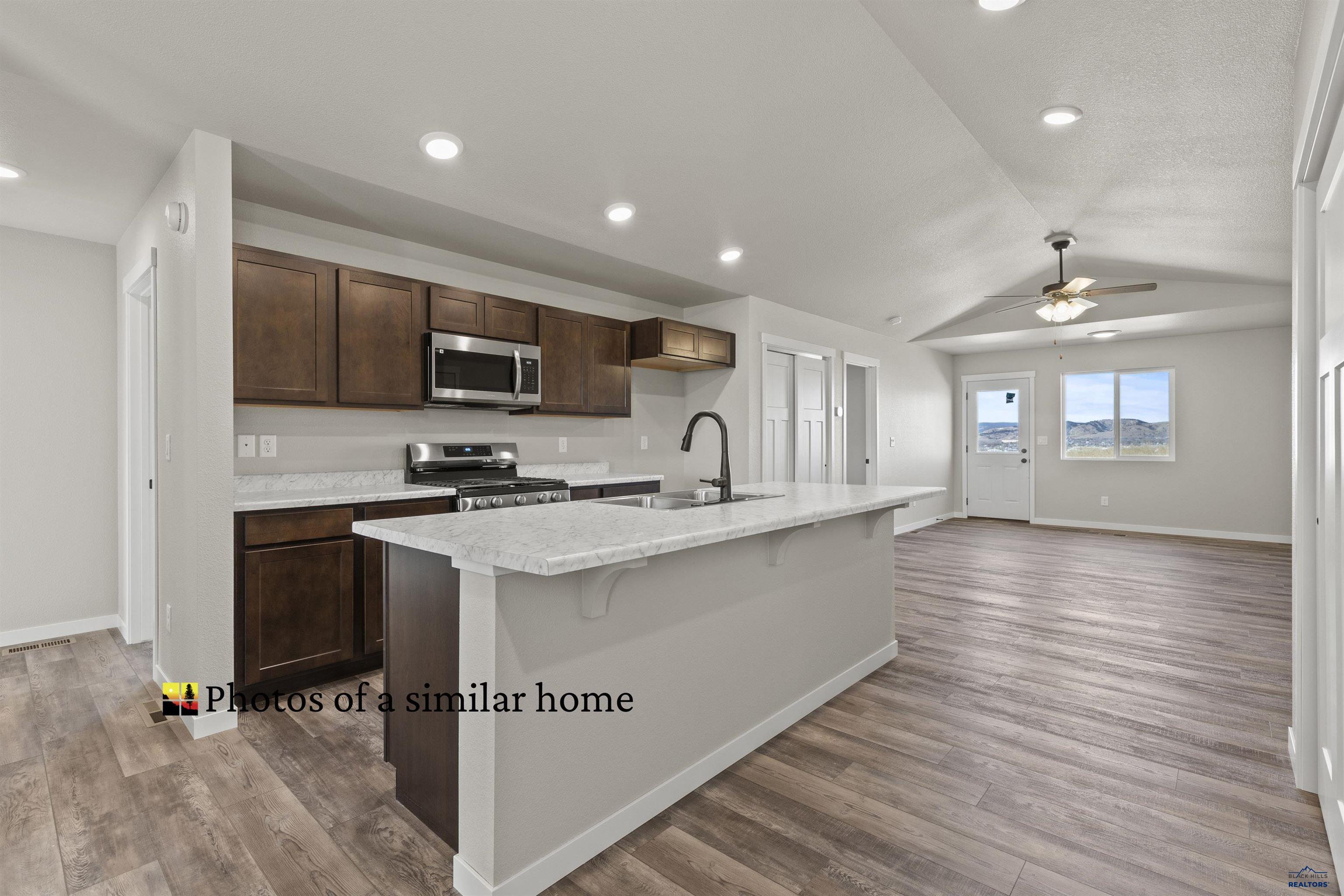700 N VALLEY DR