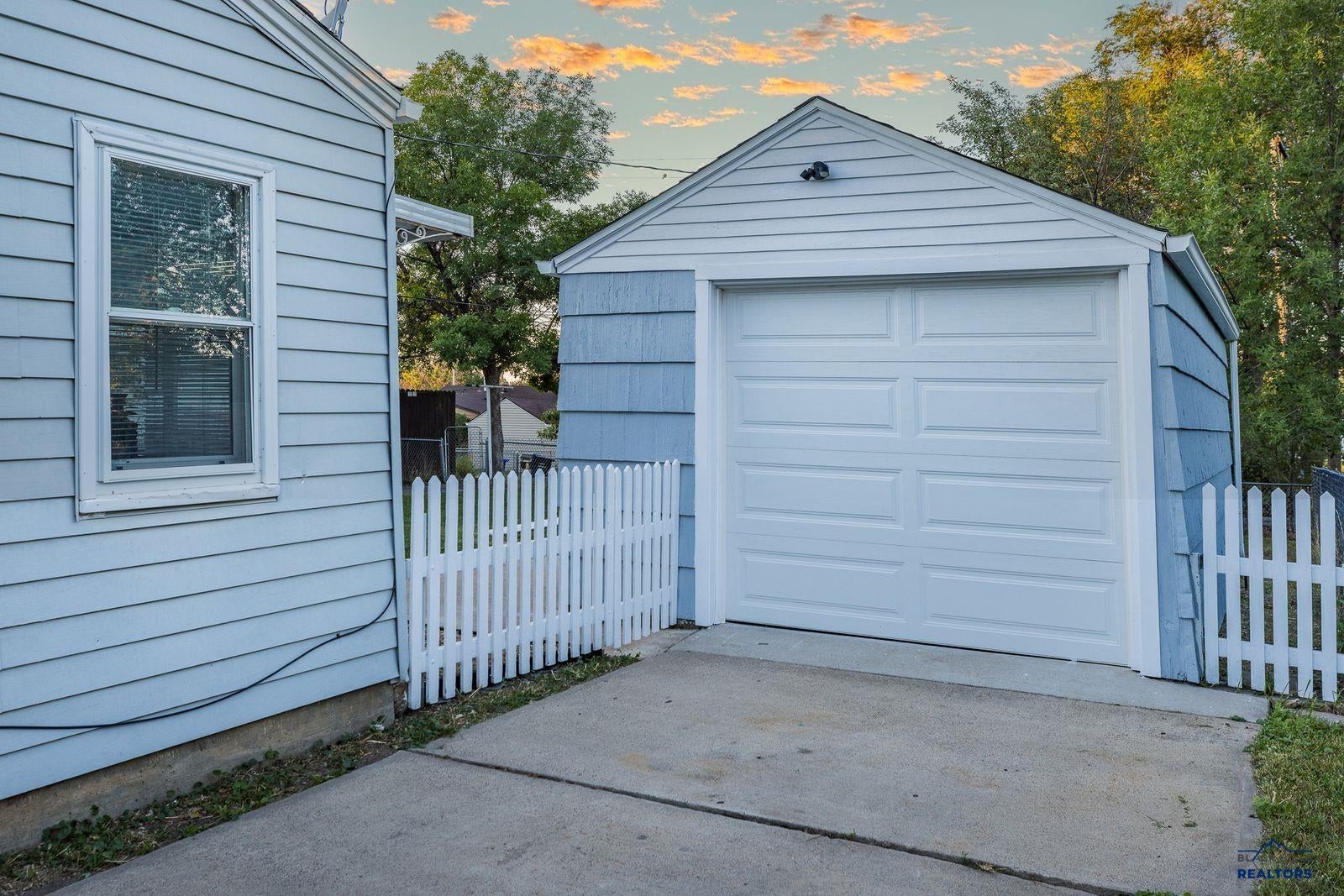 115 E ST ANDREW