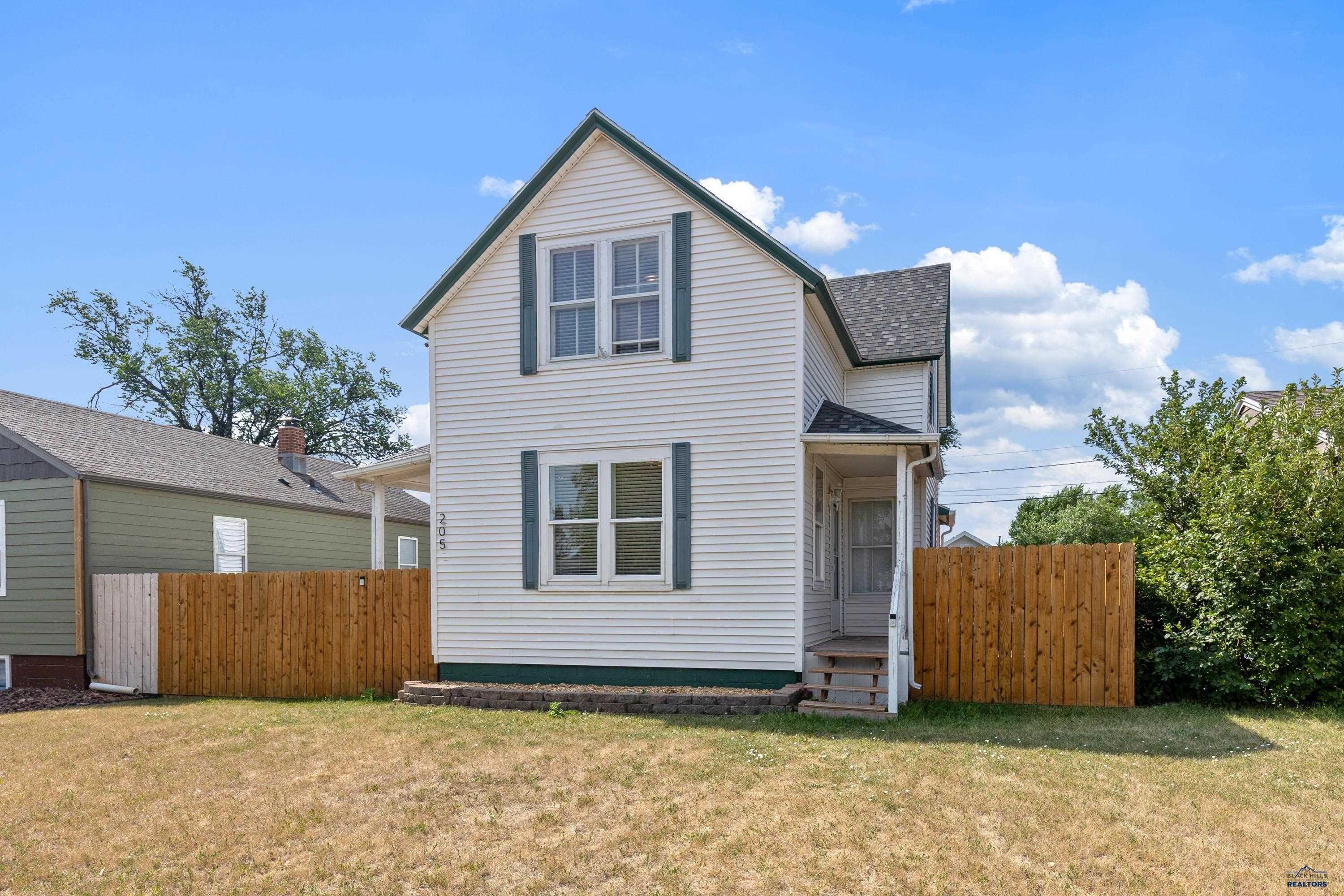 205 E MONROE - Photo 2