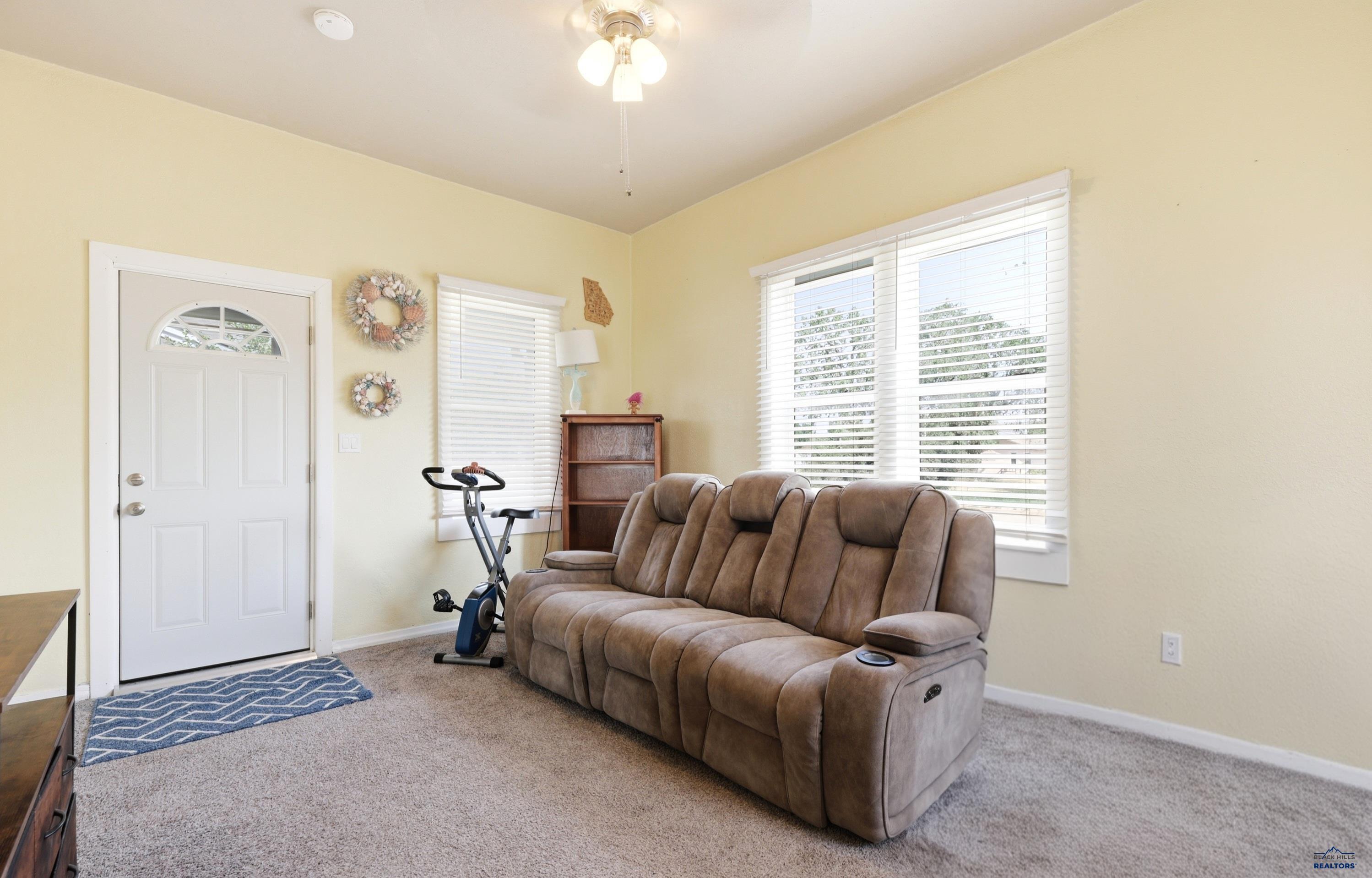 205 E MONROE - Photo 3