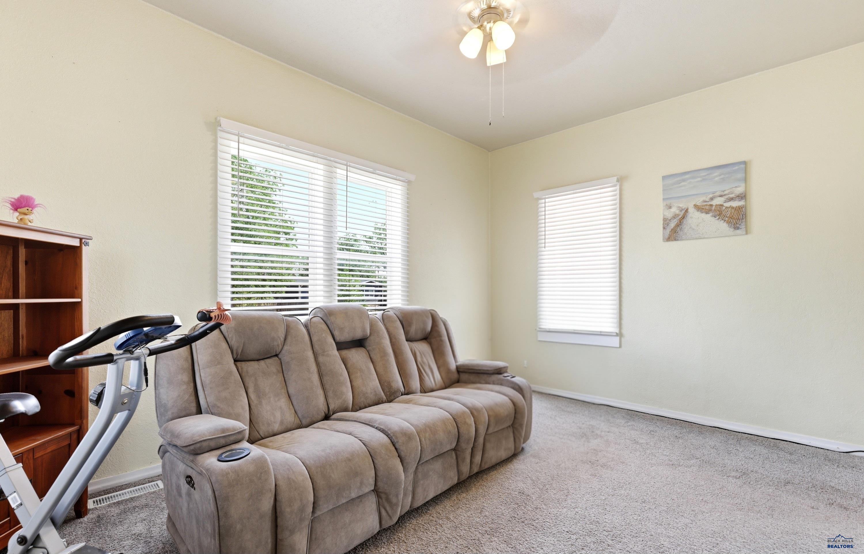 205 E MONROE - Photo 4