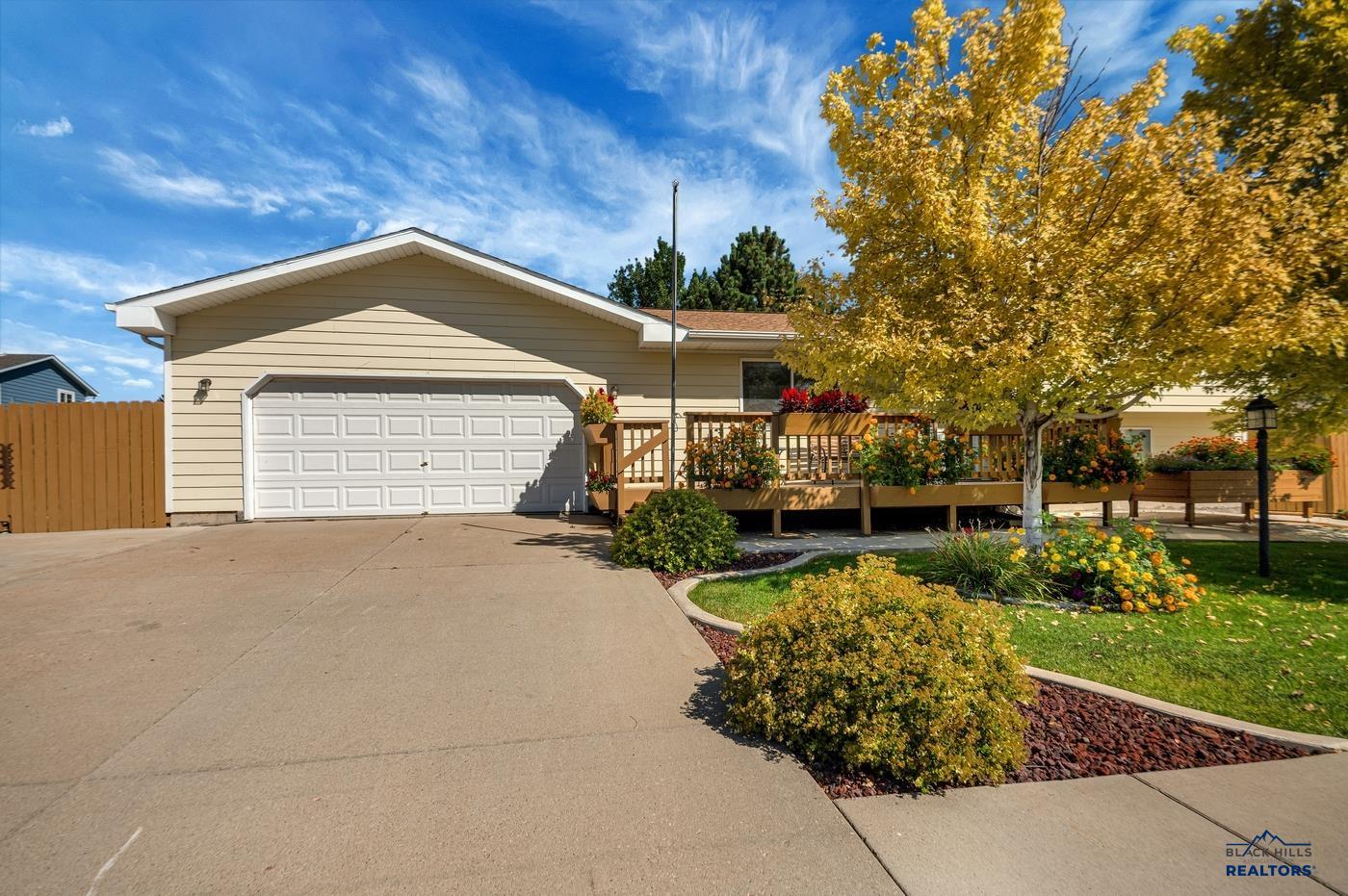 2196 MEADOW LANE