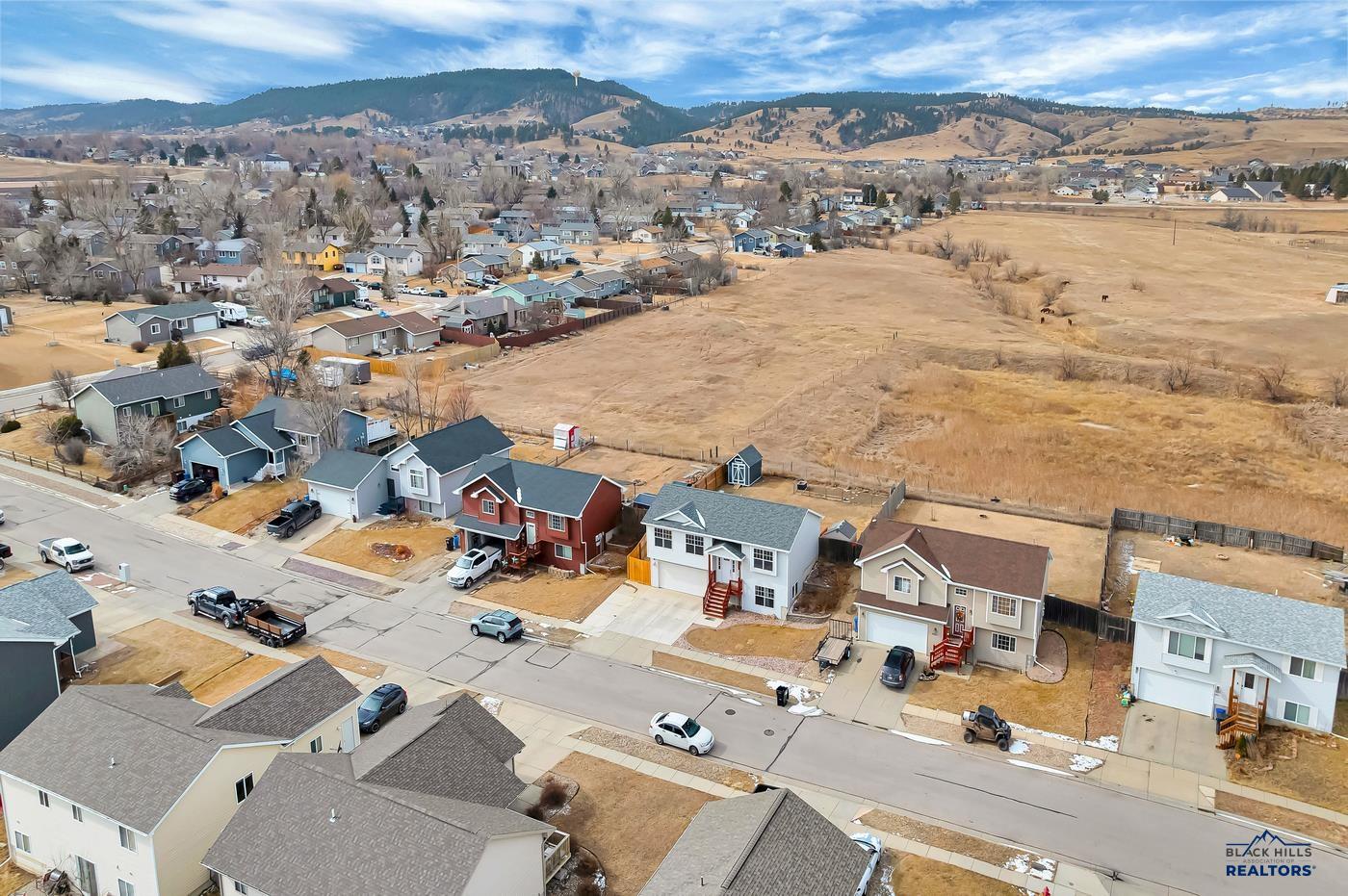 4633 THREE RIVERS DR