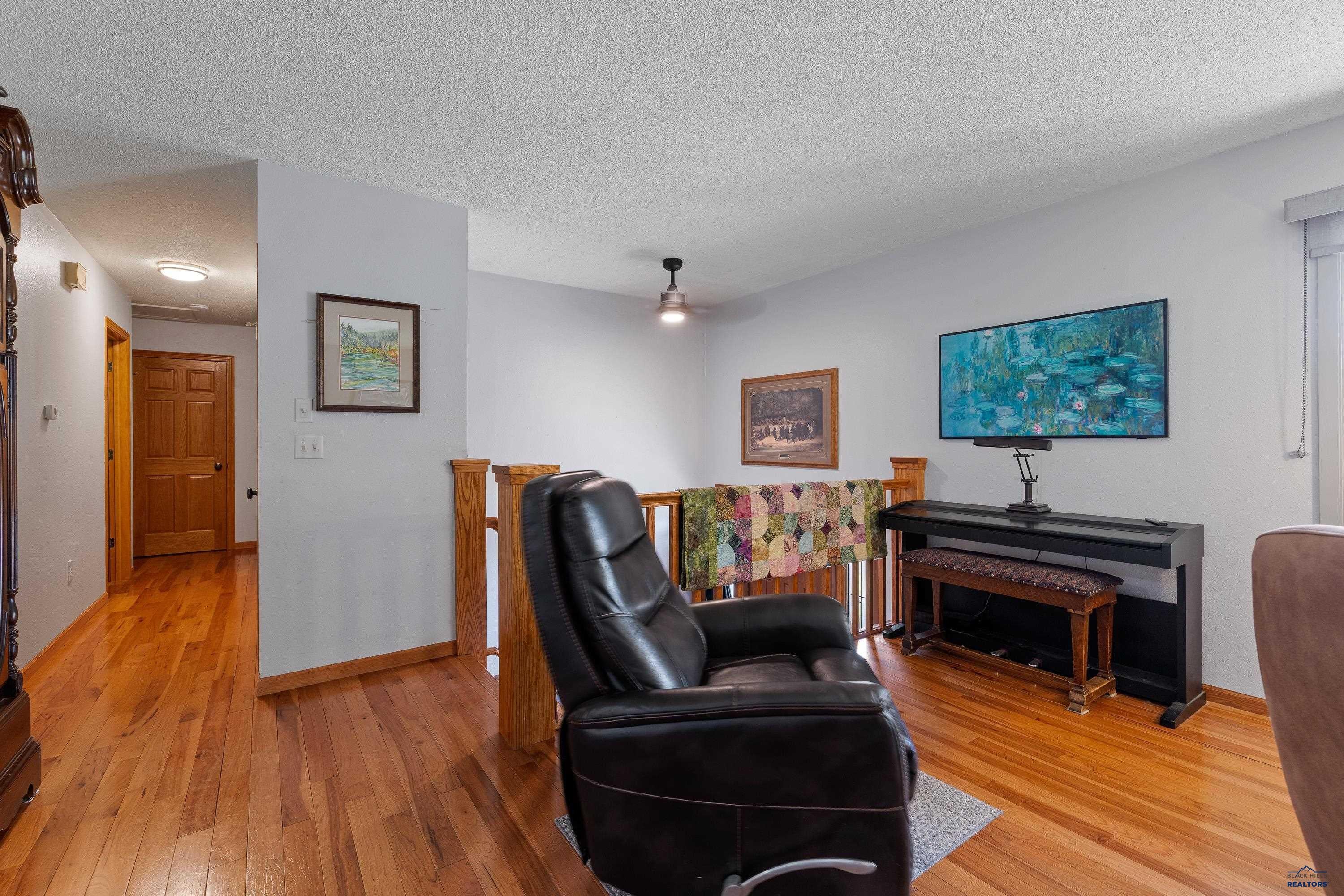 3208 COUNTRY CLUB DR