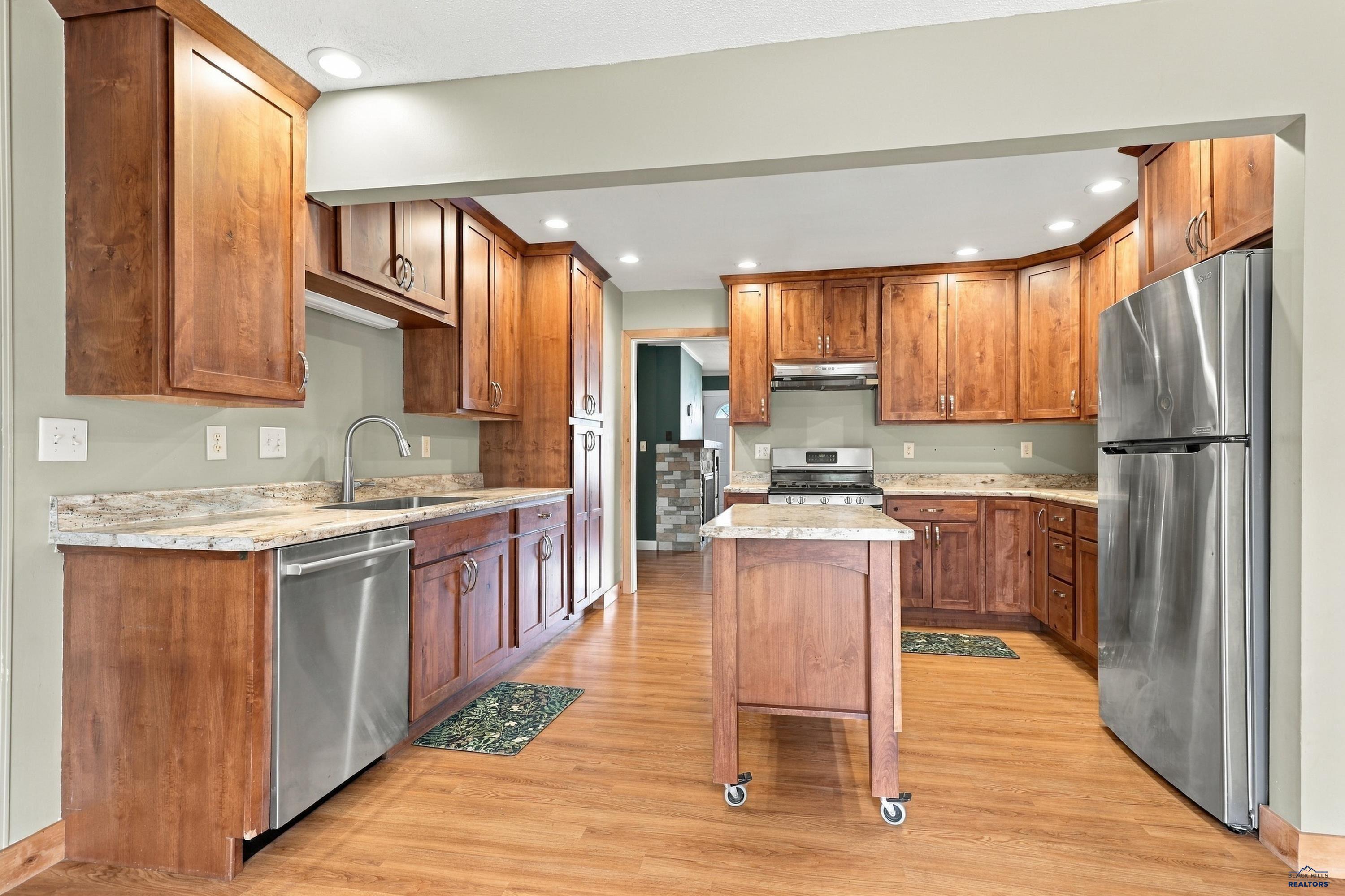 3518 BROOKSIDE DR
