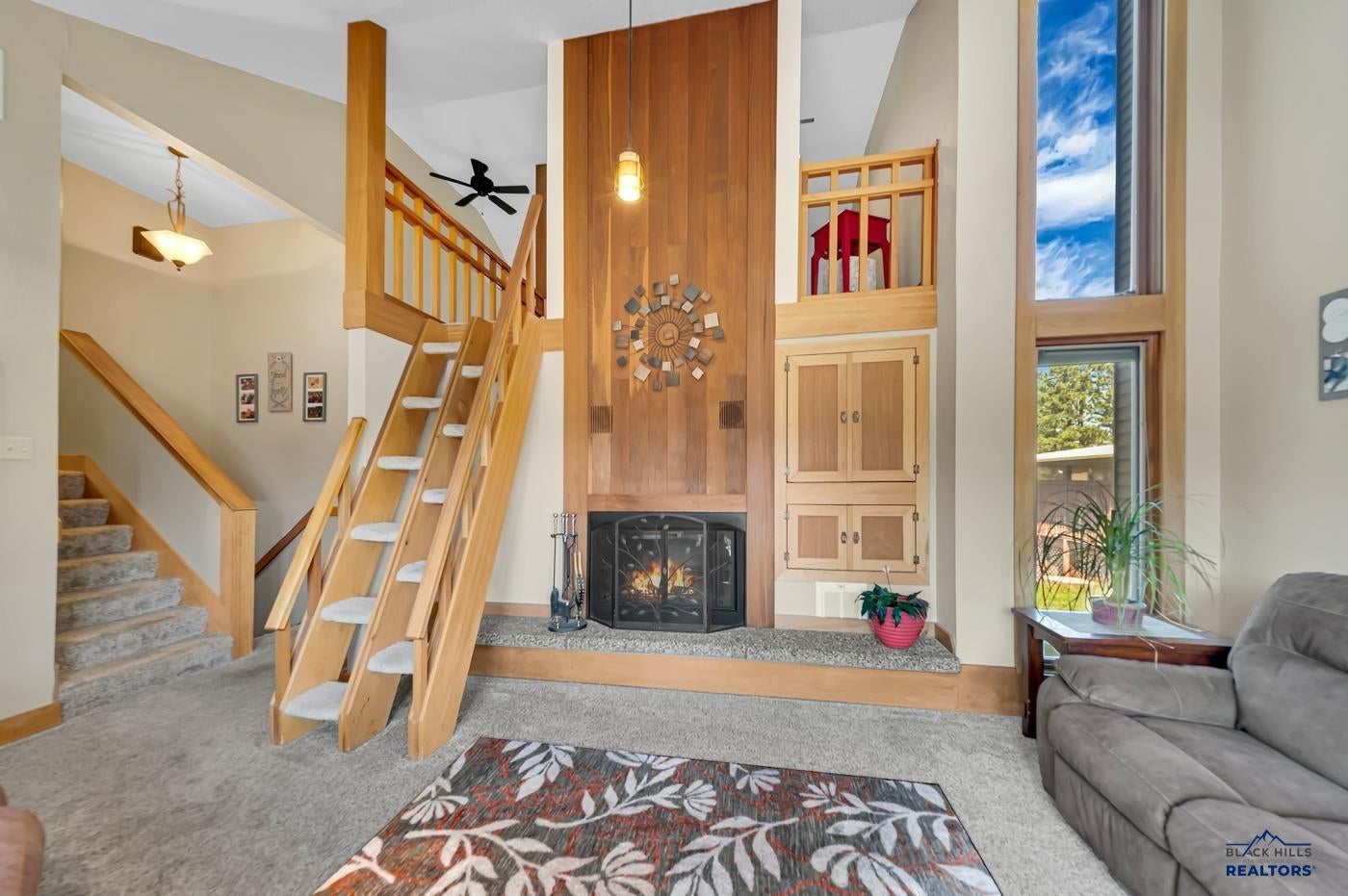3201 HOGAN CT