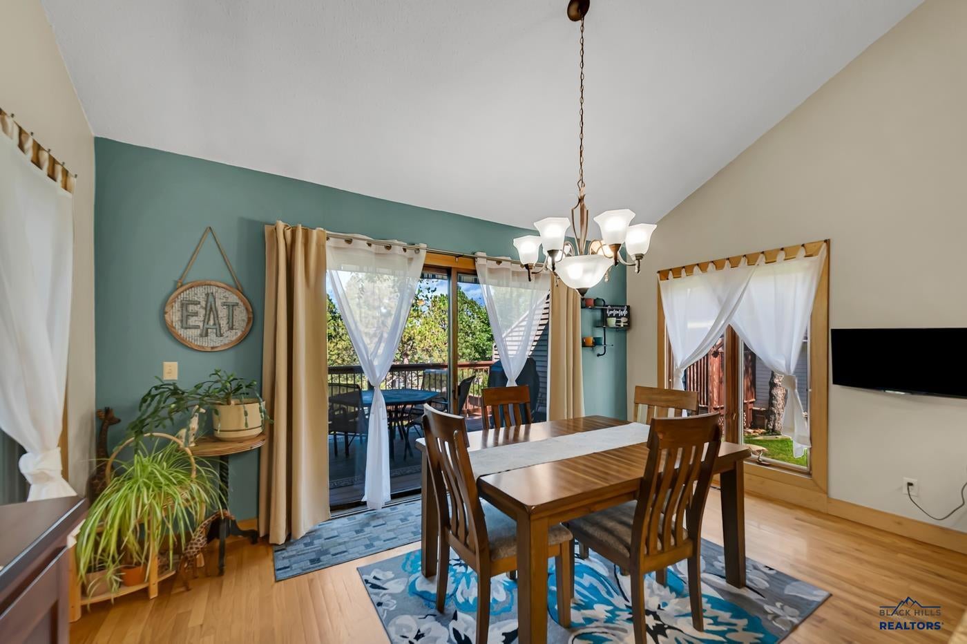3201 HOGAN CT