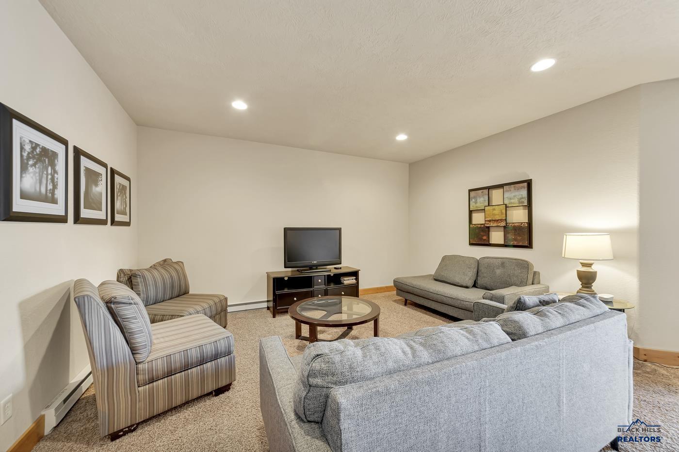 Lead, South Dakota, 57754, United States, 3 Bedrooms Bedrooms, ,3 BathroomsBathrooms,Residential,Active,2007127