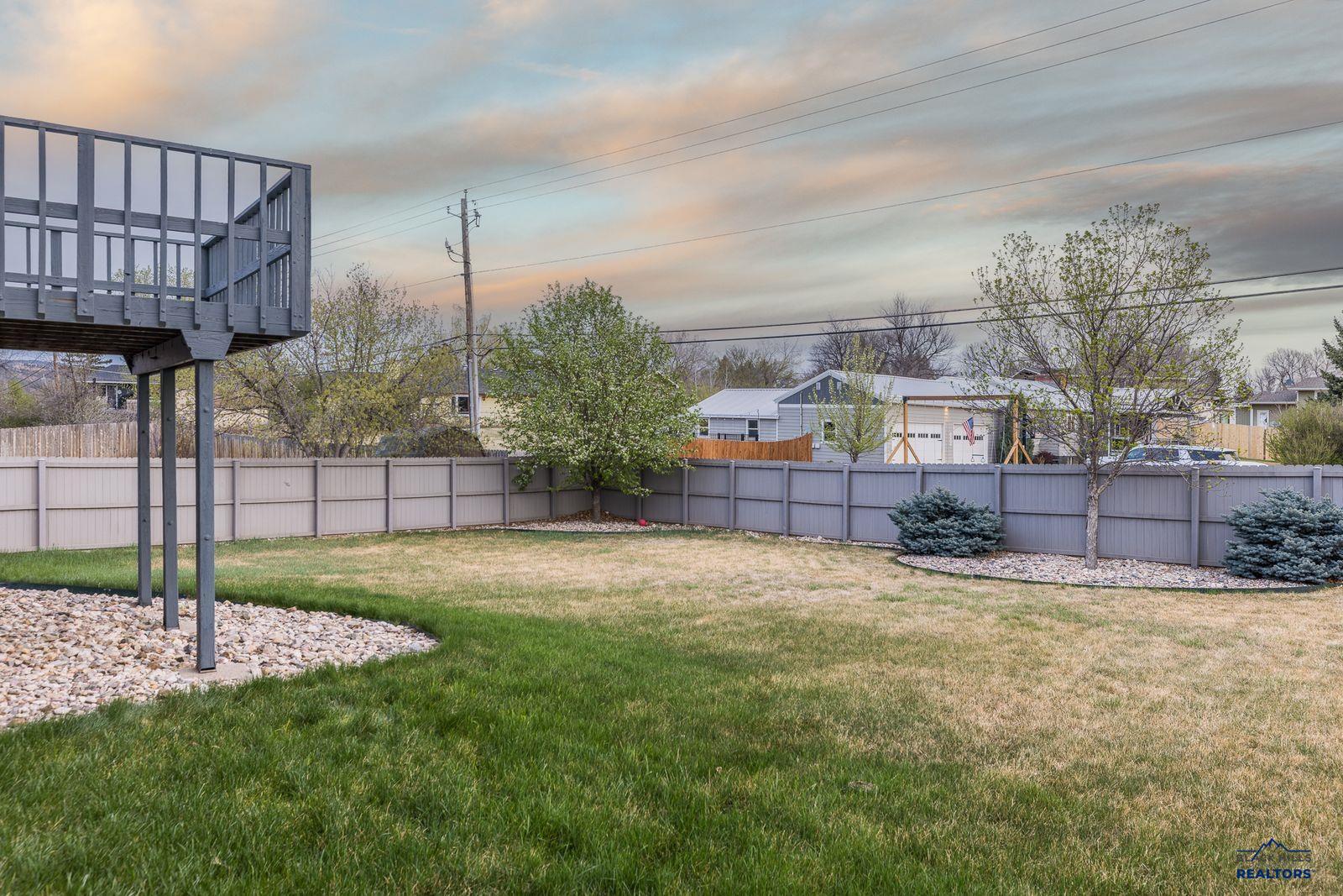 3010 COUNTRY CLUB CT