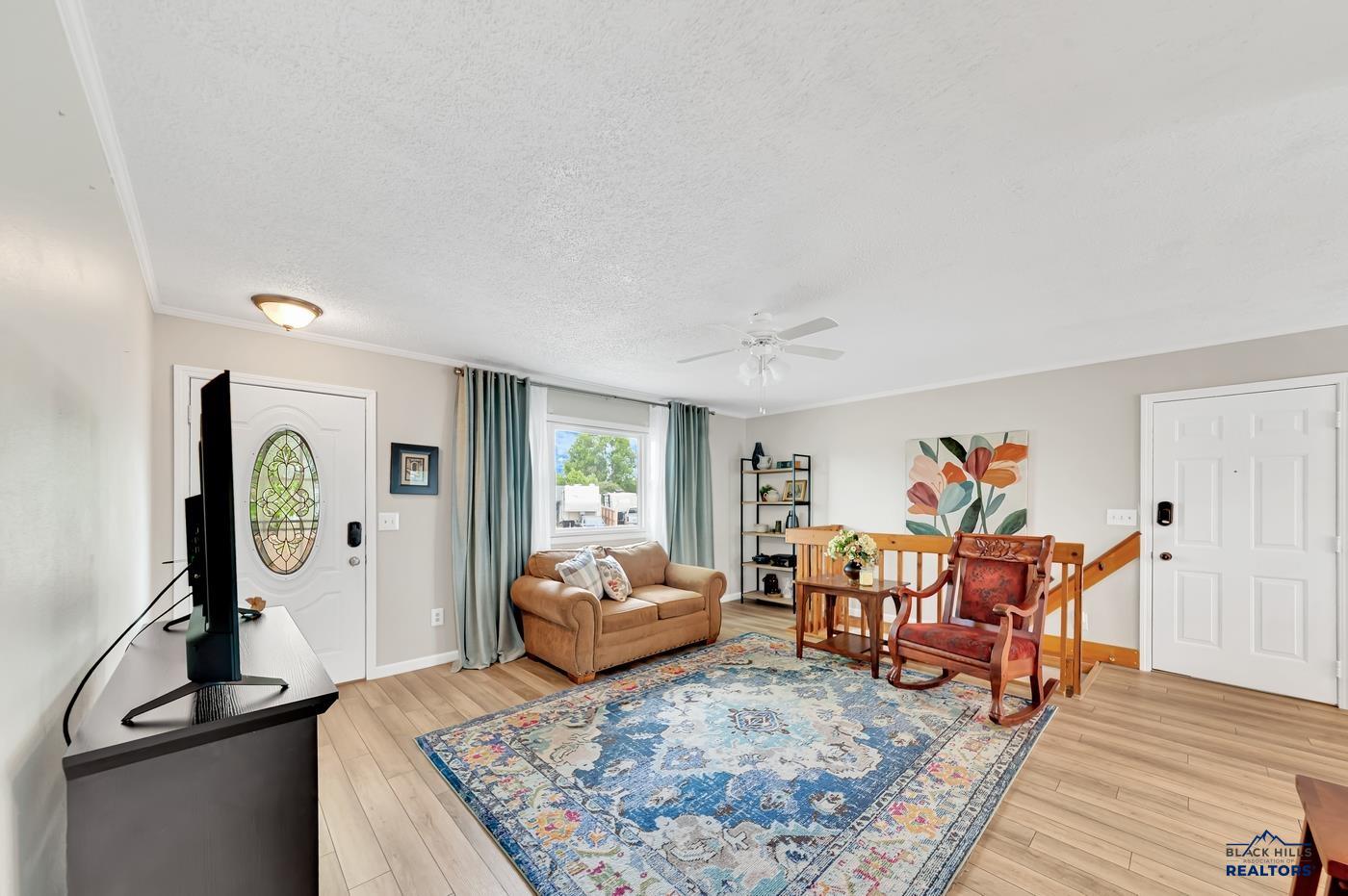 4615 MEADOWLAND DR