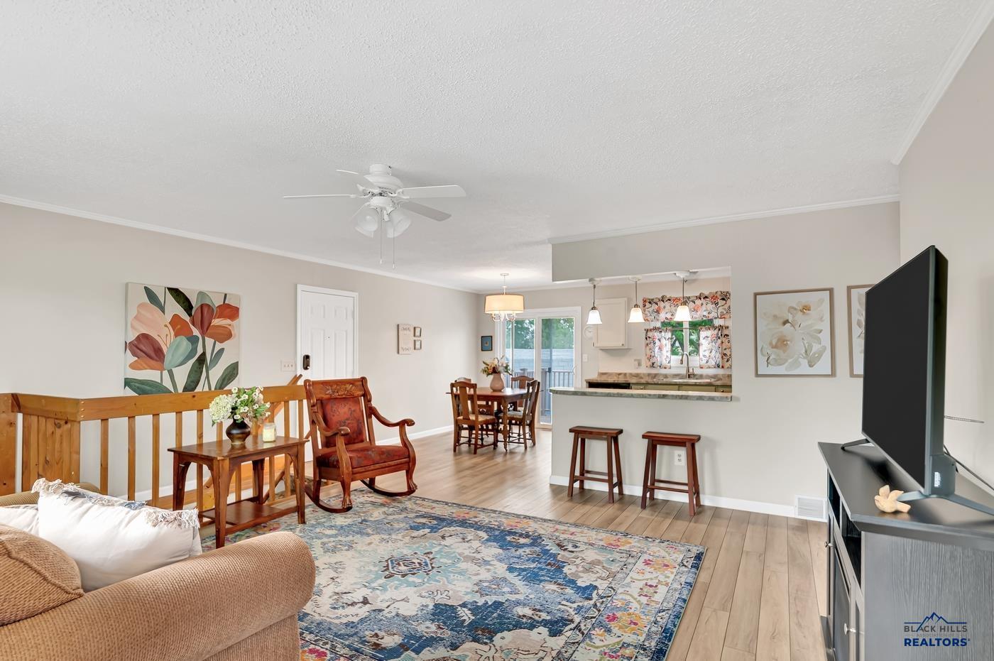 4615 MEADOWLAND DR