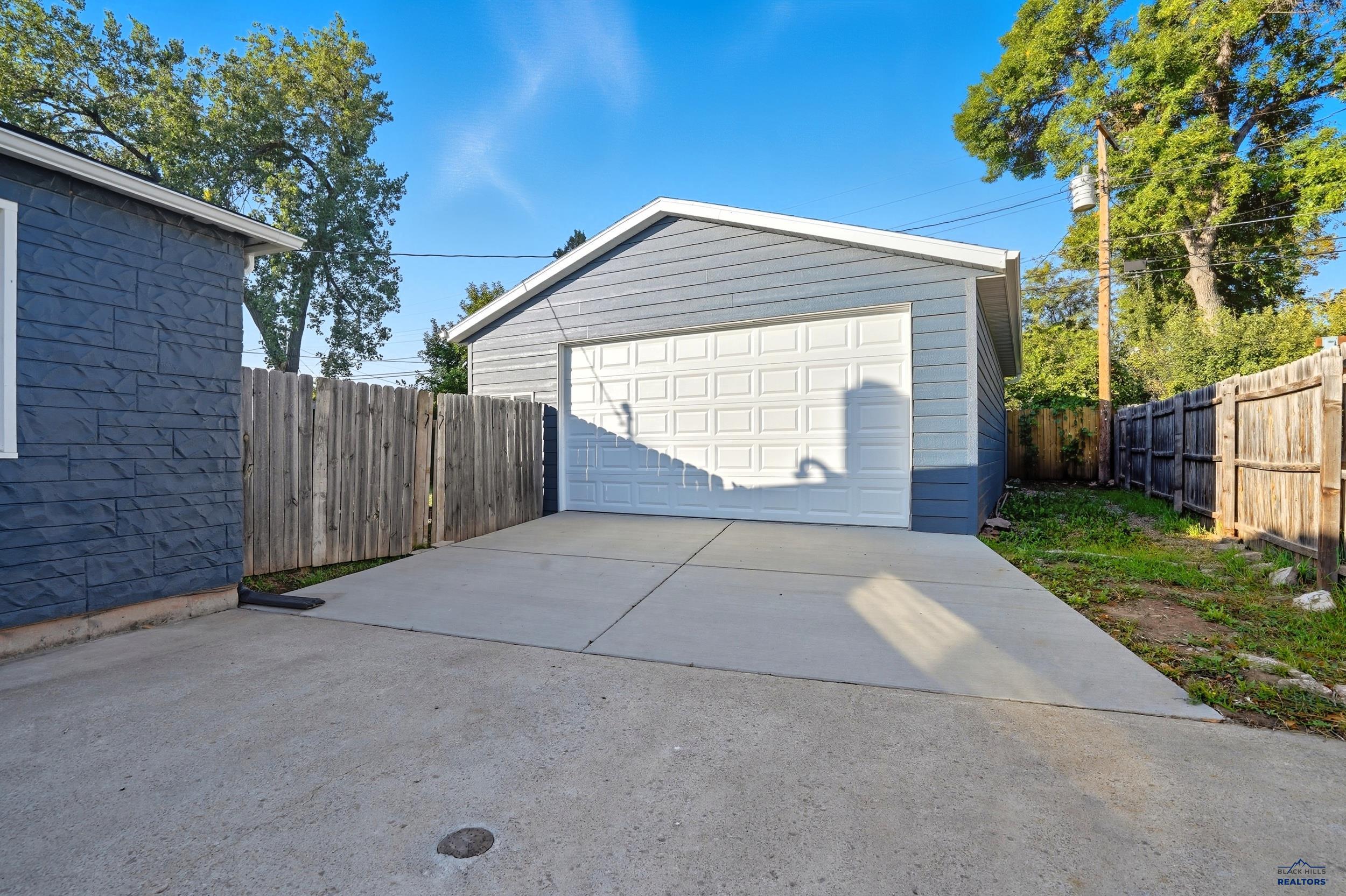 4127 PLEASANT DR