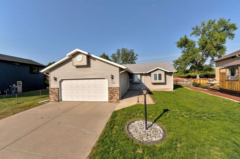 2815 HOEFER AVE Rapid City SD 57701
