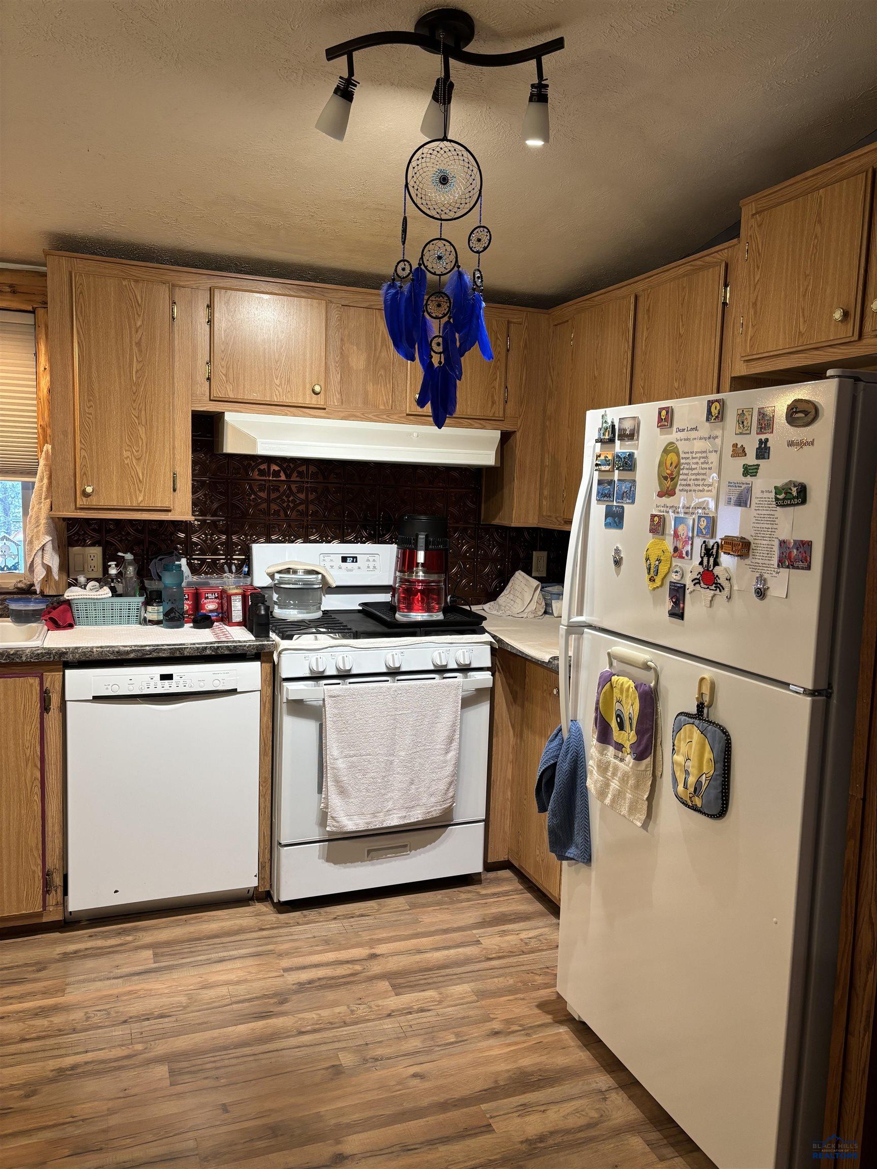 25564 OLD CABIN RD