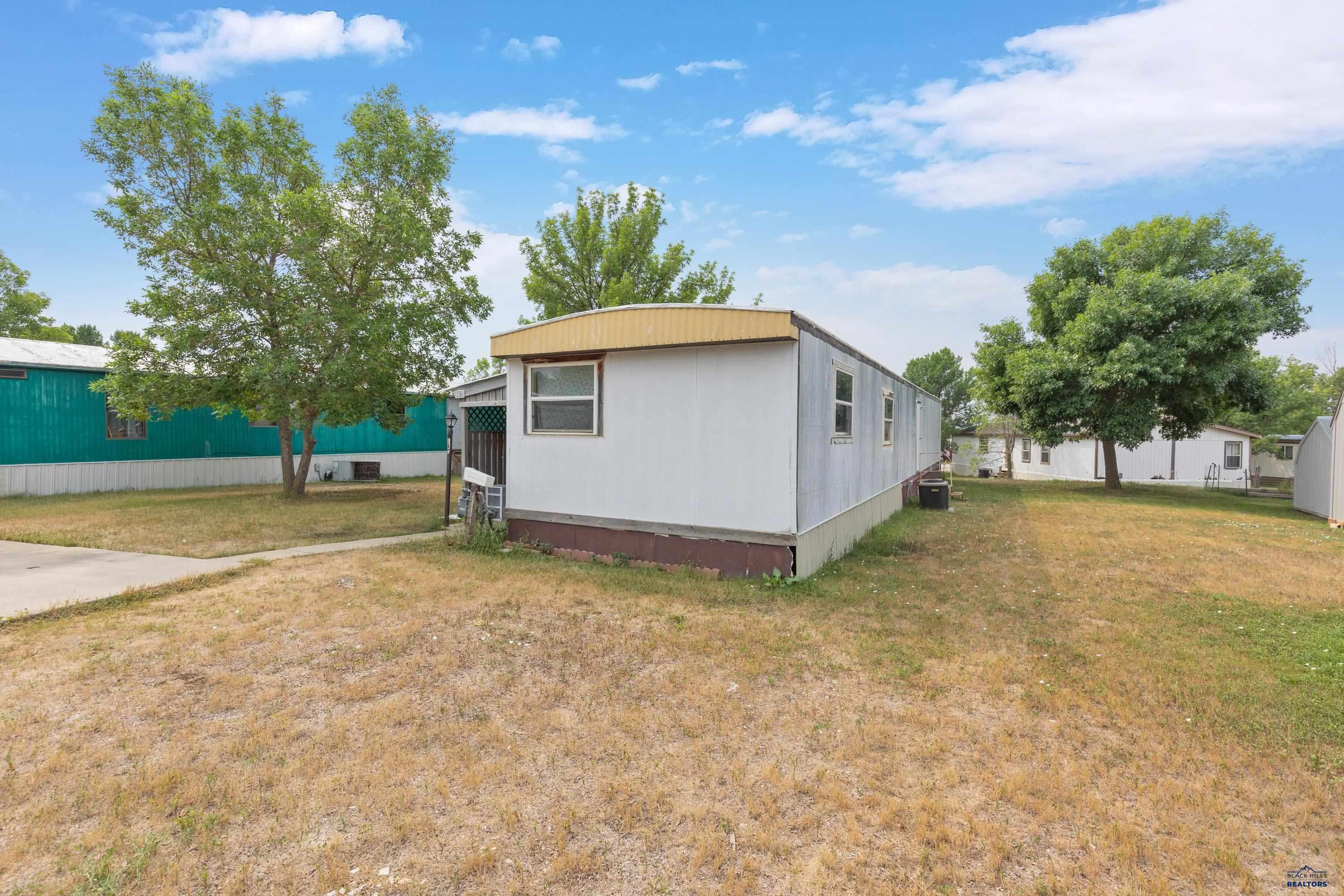 1702 E HWY 44