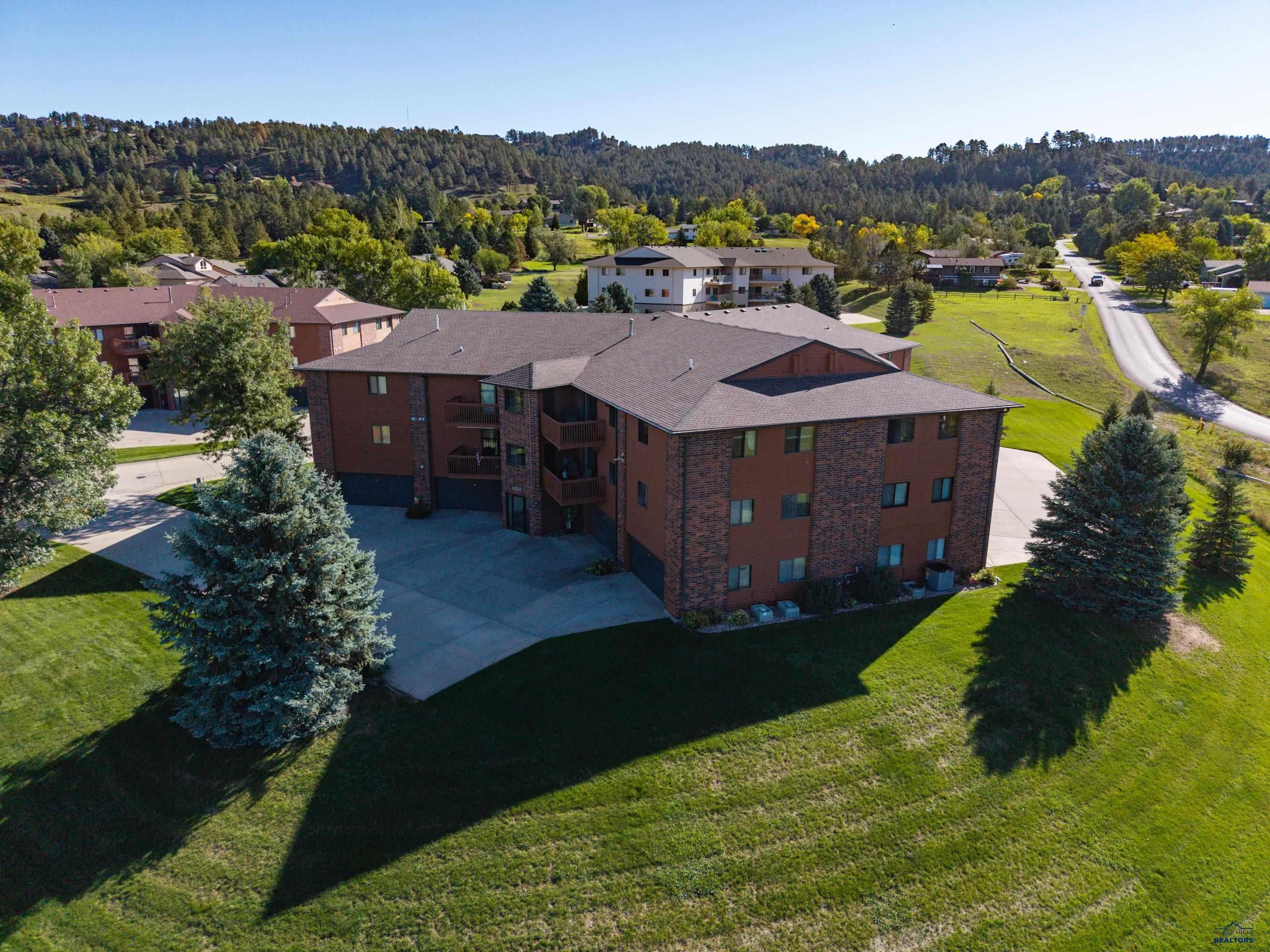 4235 #304 FAIRWAY HILLS DR