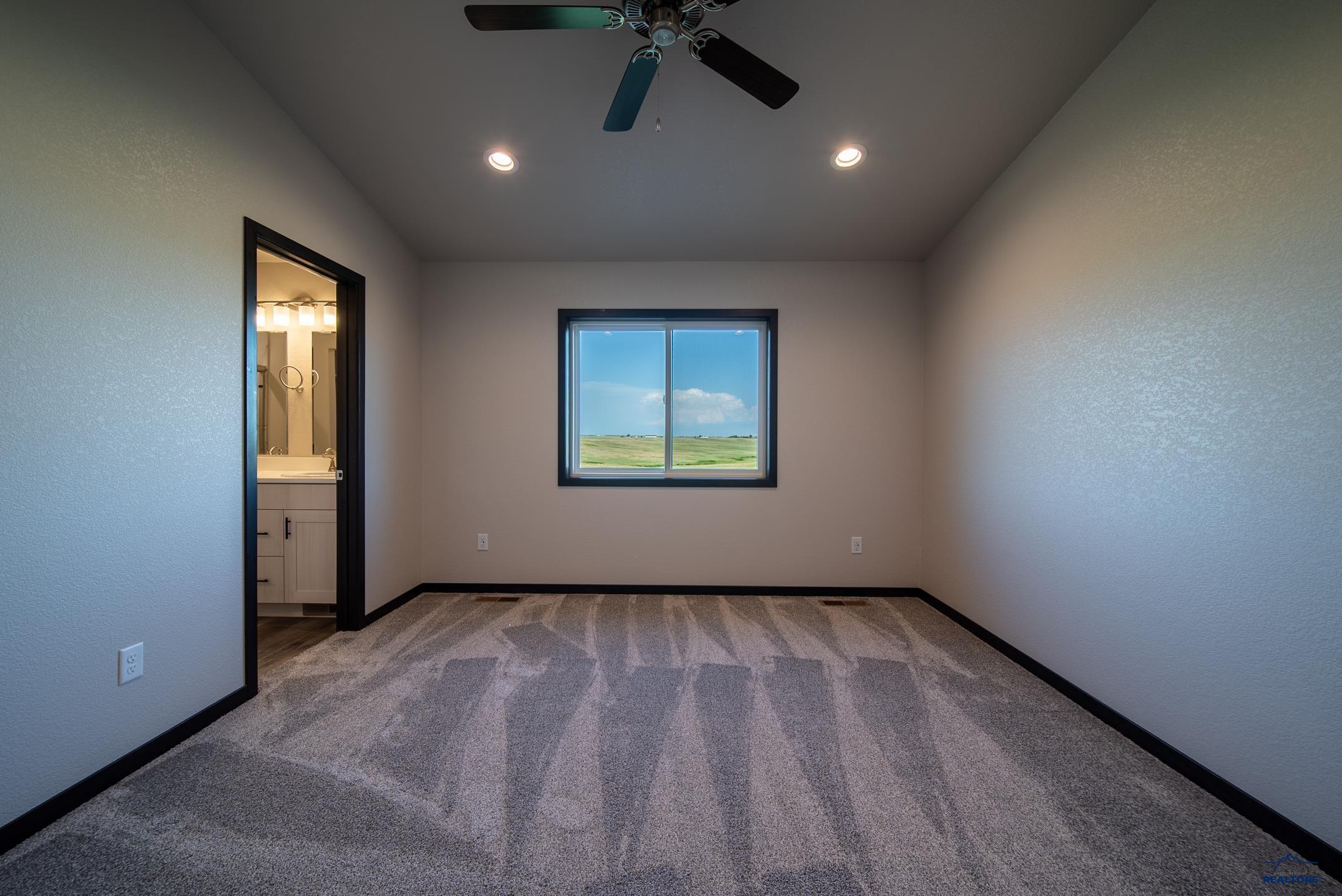 409 CONSTITUTION BLVD