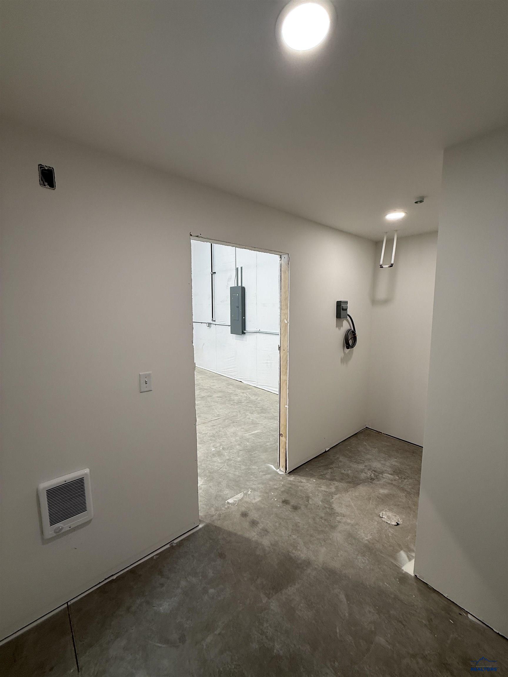 2214 MARLIN DR